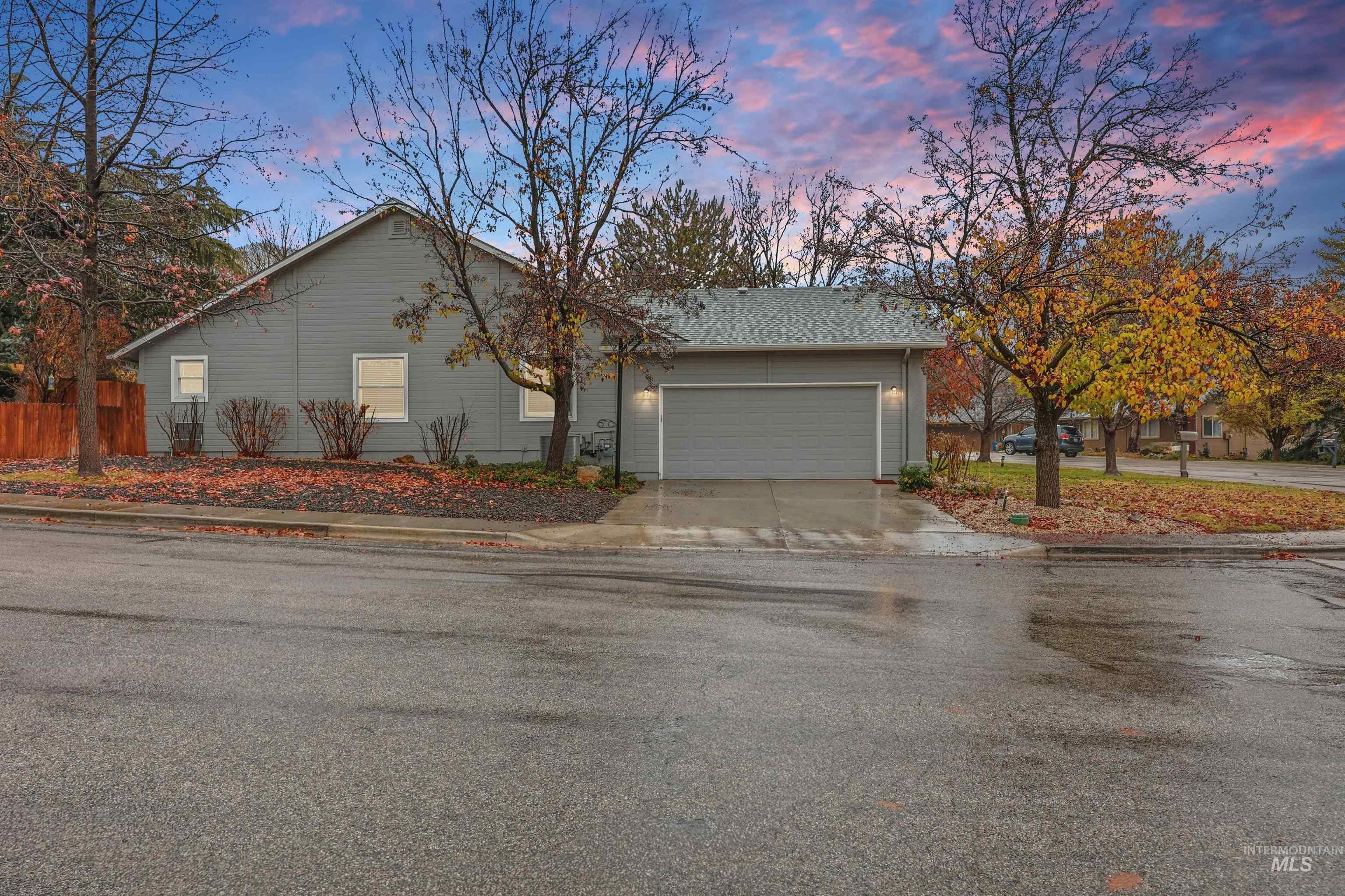 3358 E Boulder Heights Dr., Boise, Idaho 83712, 3 Bedrooms, 2 Bathrooms, Residential For Sale, Price $615,000,MLS 98973187