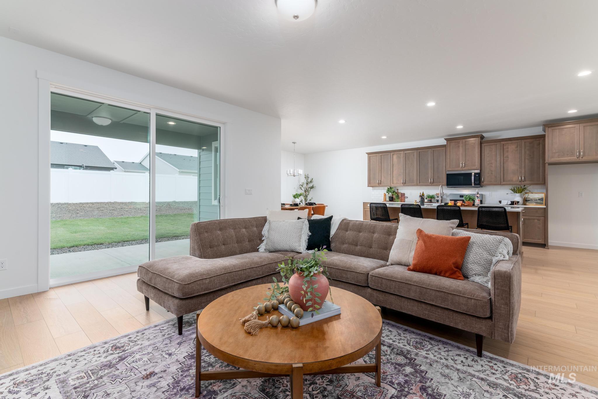 6285 W Snow Currant St, Meridian, Idaho 83646, 3 Bedrooms, 2 Bathrooms, Residential For Sale, Price $569,000,MLS 98973188