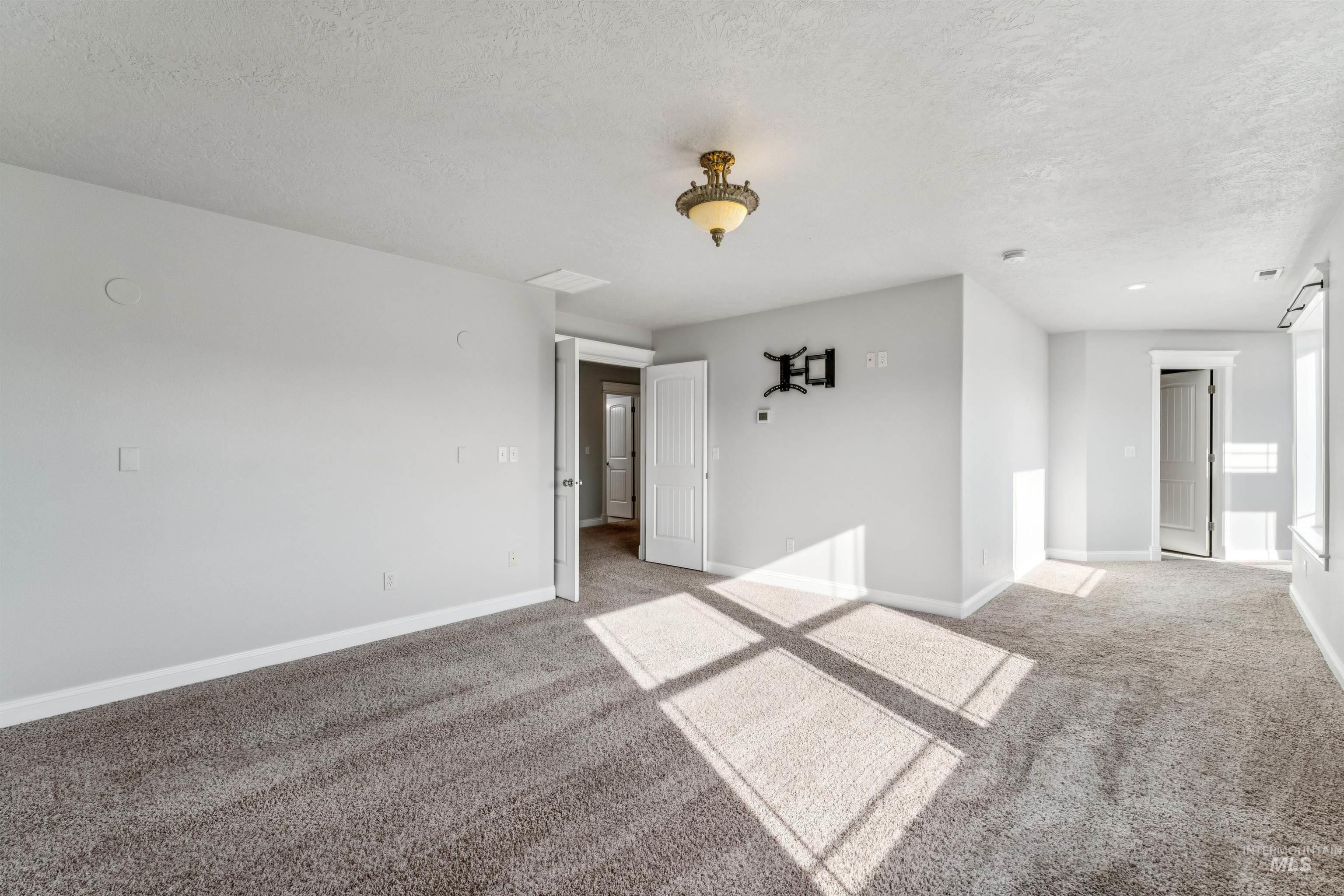 5740 W Hwy. 52, Emmett, Idaho 83617, 5 Bedrooms, 3.5 Bathrooms, Residential For Sale, Price $1,250,000,MLS 98973189