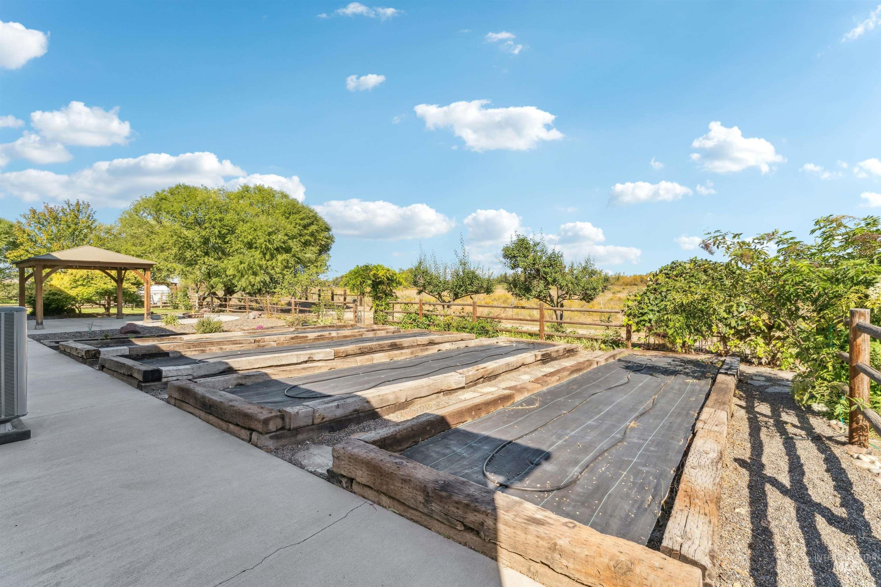 5740 W Hwy. 52, Emmett, Idaho 83617, 5 Bedrooms, 3.5 Bathrooms, Residential For Sale, Price $1,250,000,MLS 98973189