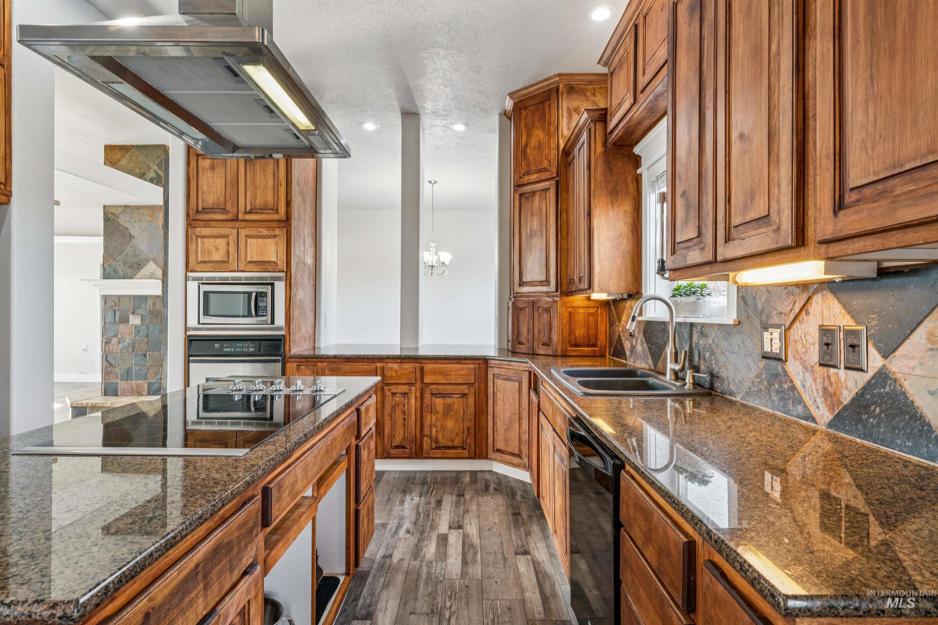 5740 W Hwy. 52, Emmett, Idaho 83617, 5 Bedrooms, 3.5 Bathrooms, Residential For Sale, Price $1,250,000,MLS 98973189