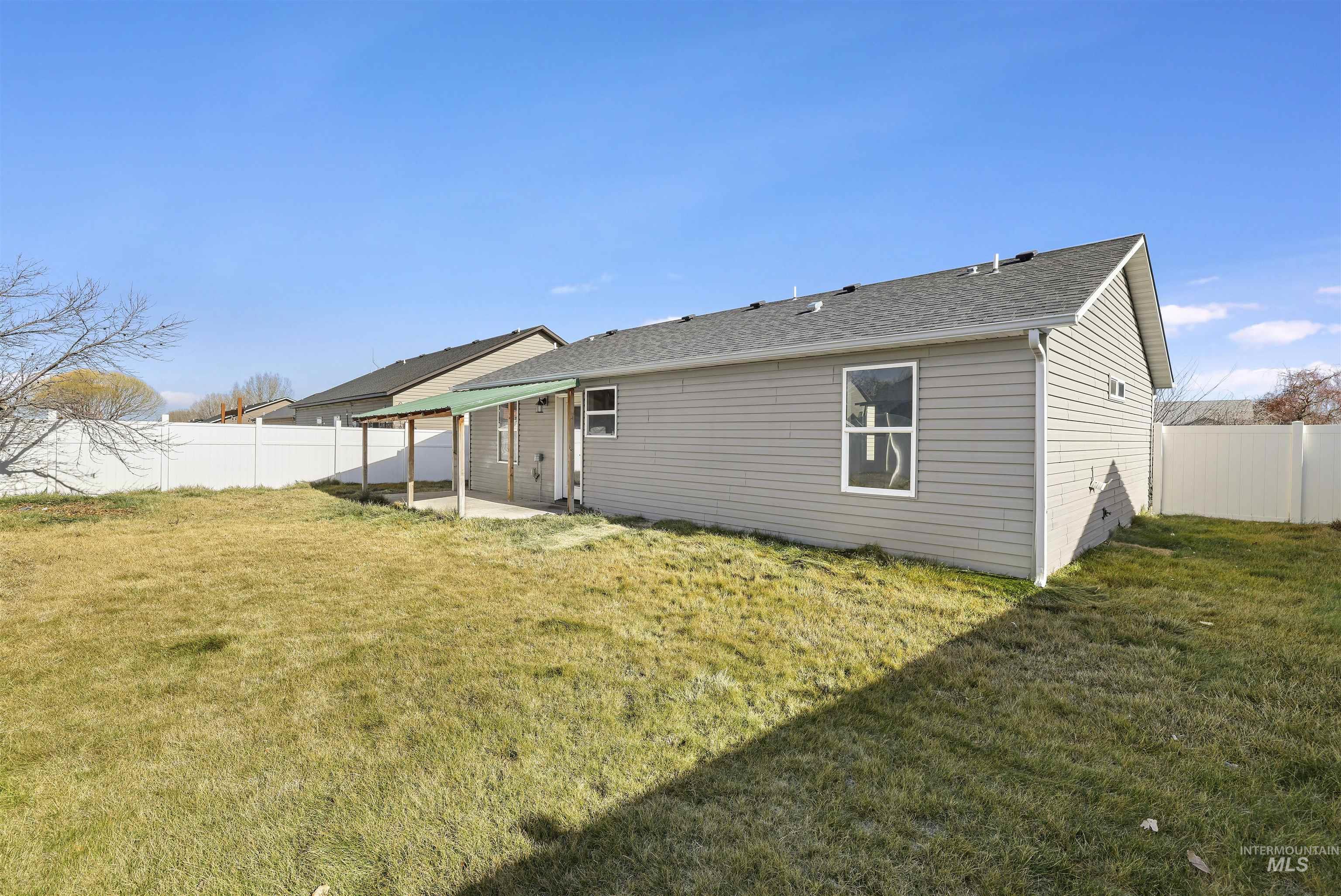 370 Feather Ave, Twin Falls, Idaho 83301, 3 Bedrooms, 2 Bathrooms, Residential For Sale, Price $335,000,MLS 98973192