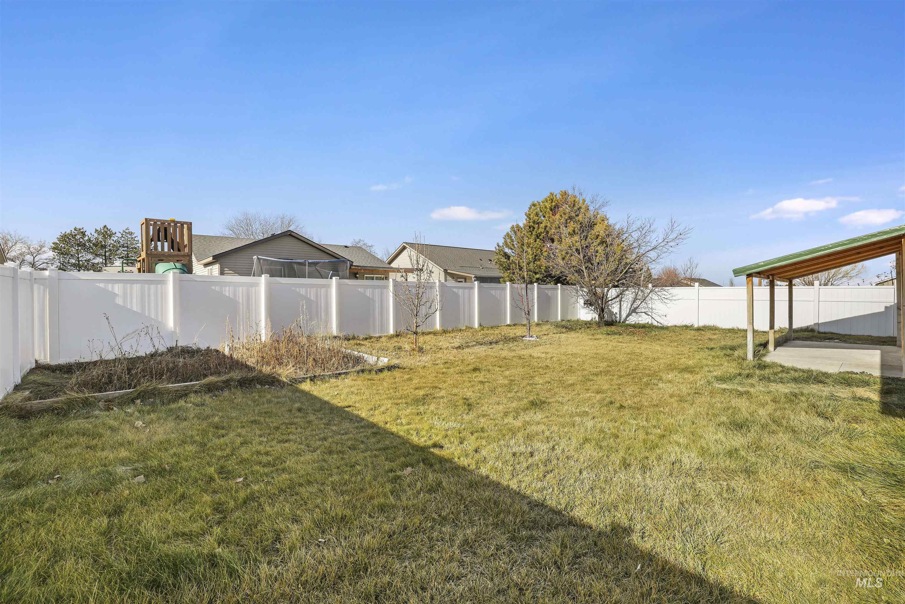 370 Feather Ave, Twin Falls, Idaho 83301, 3 Bedrooms, 2 Bathrooms, Residential For Sale, Price $335,000,MLS 98973192