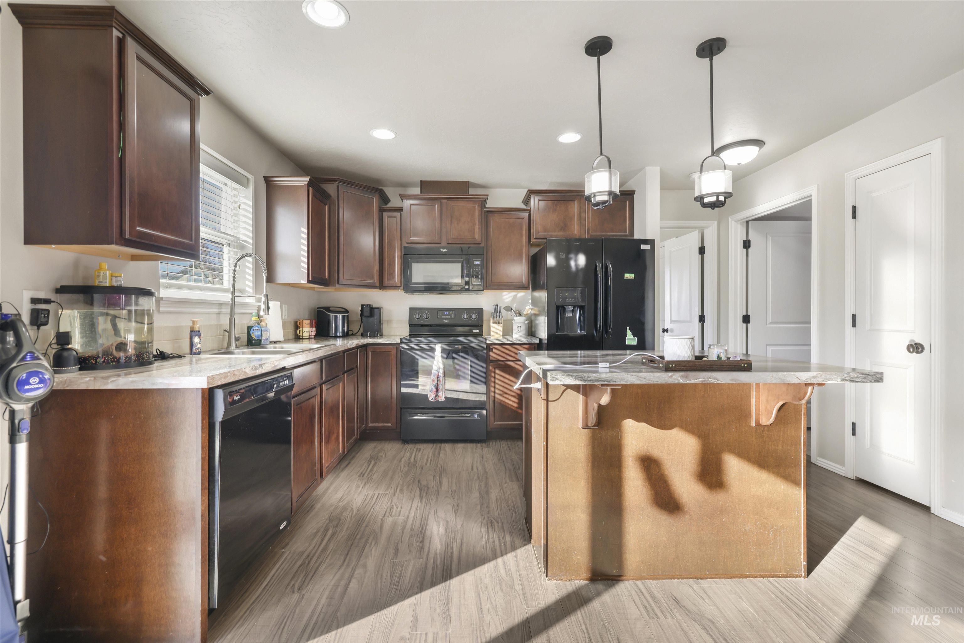 370 Feather Ave, Twin Falls, Idaho 83301, 3 Bedrooms, 2 Bathrooms, Residential For Sale, Price $335,000,MLS 98973192