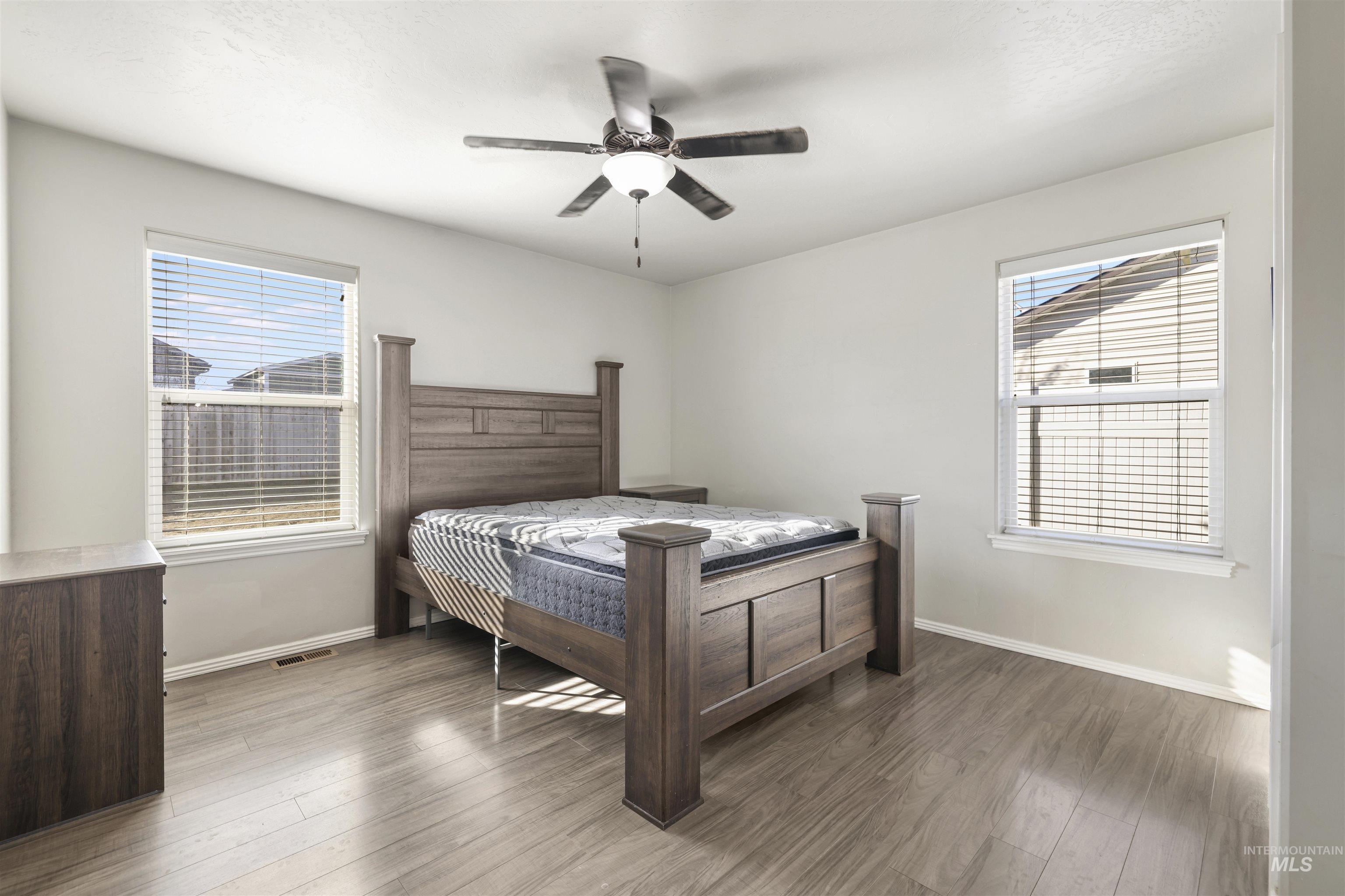 370 Feather Ave, Twin Falls, Idaho 83301, 3 Bedrooms, 2 Bathrooms, Residential For Sale, Price $335,000,MLS 98973192