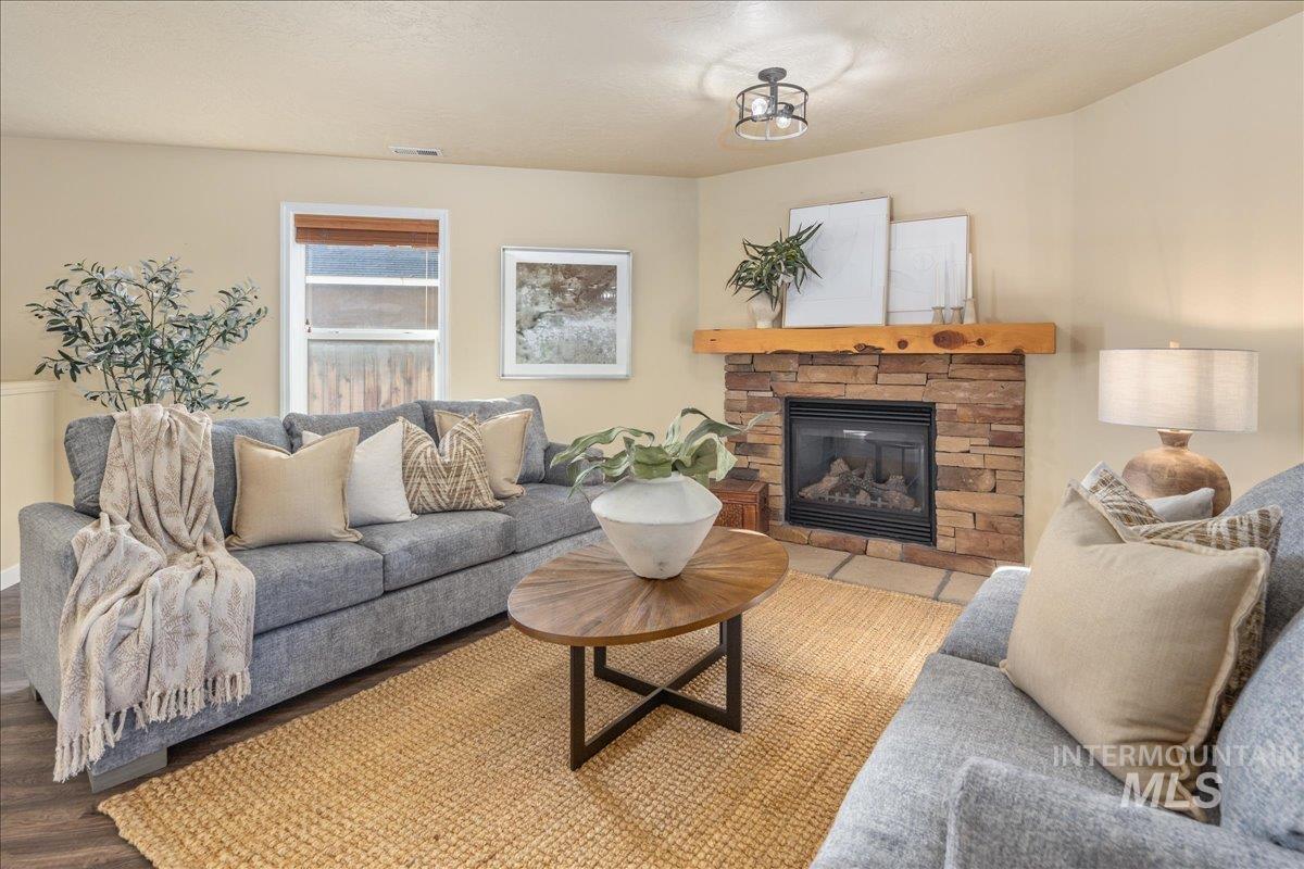 208 E Kaibab Trail St., Meridian, Idaho 83646, 3 Bedrooms, 2.5 Bathrooms, Residential For Sale, Price $519,900,MLS 98973195