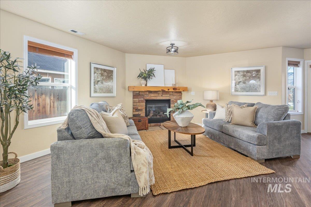 208 E Kaibab Trail St., Meridian, Idaho 83646, 3 Bedrooms, 2.5 Bathrooms, Residential For Sale, Price $519,900,MLS 98973195