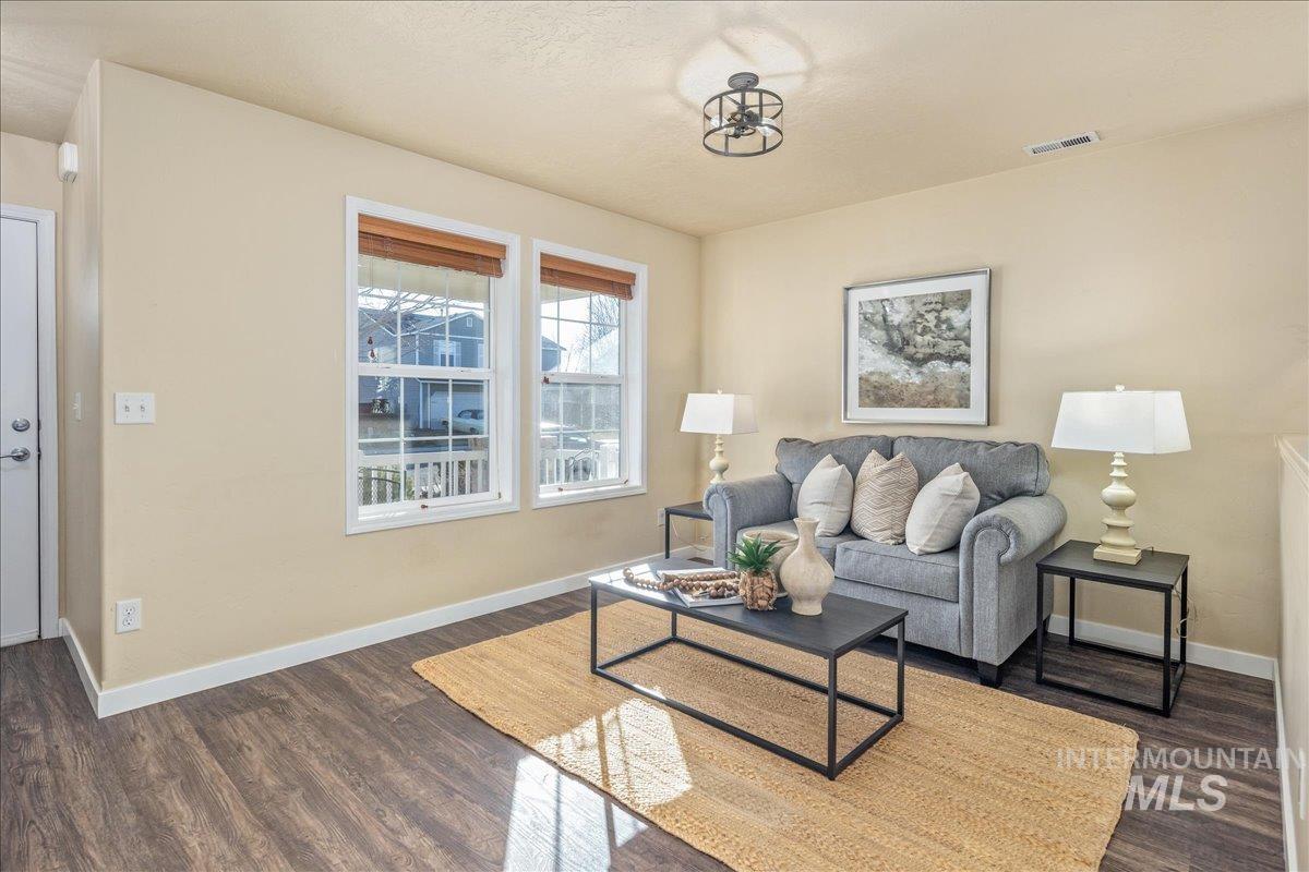 208 E Kaibab Trail St., Meridian, Idaho 83646, 3 Bedrooms, 2.5 Bathrooms, Residential For Sale, Price $519,900,MLS 98973195