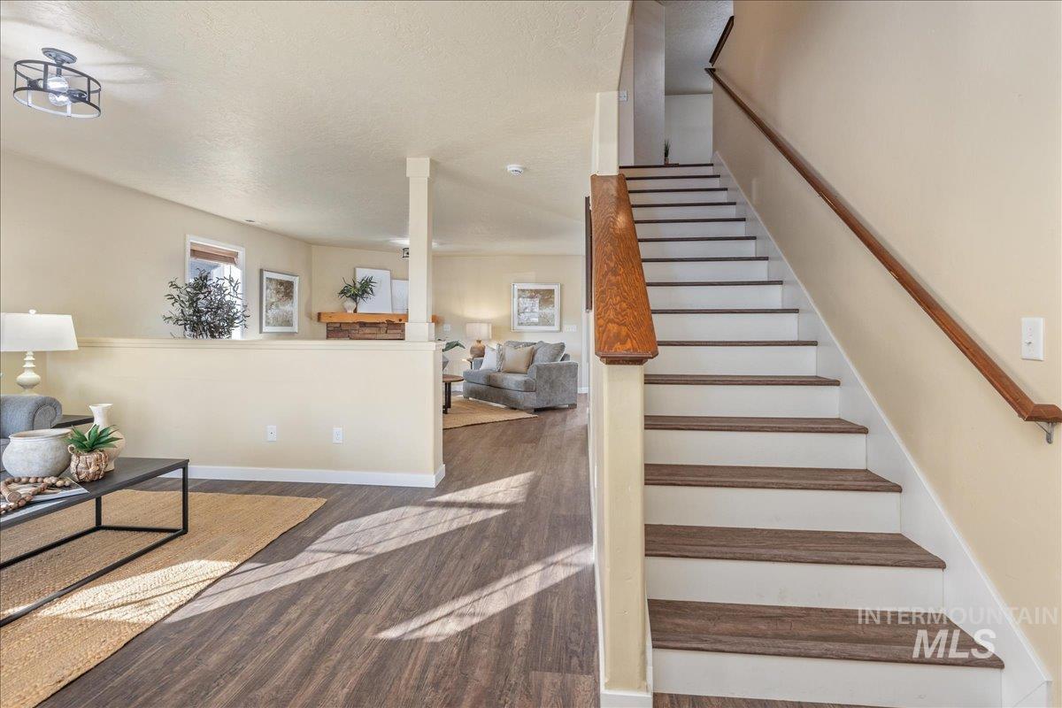 208 E Kaibab Trail St., Meridian, Idaho 83646, 3 Bedrooms, 2.5 Bathrooms, Residential For Sale, Price $519,900,MLS 98973195