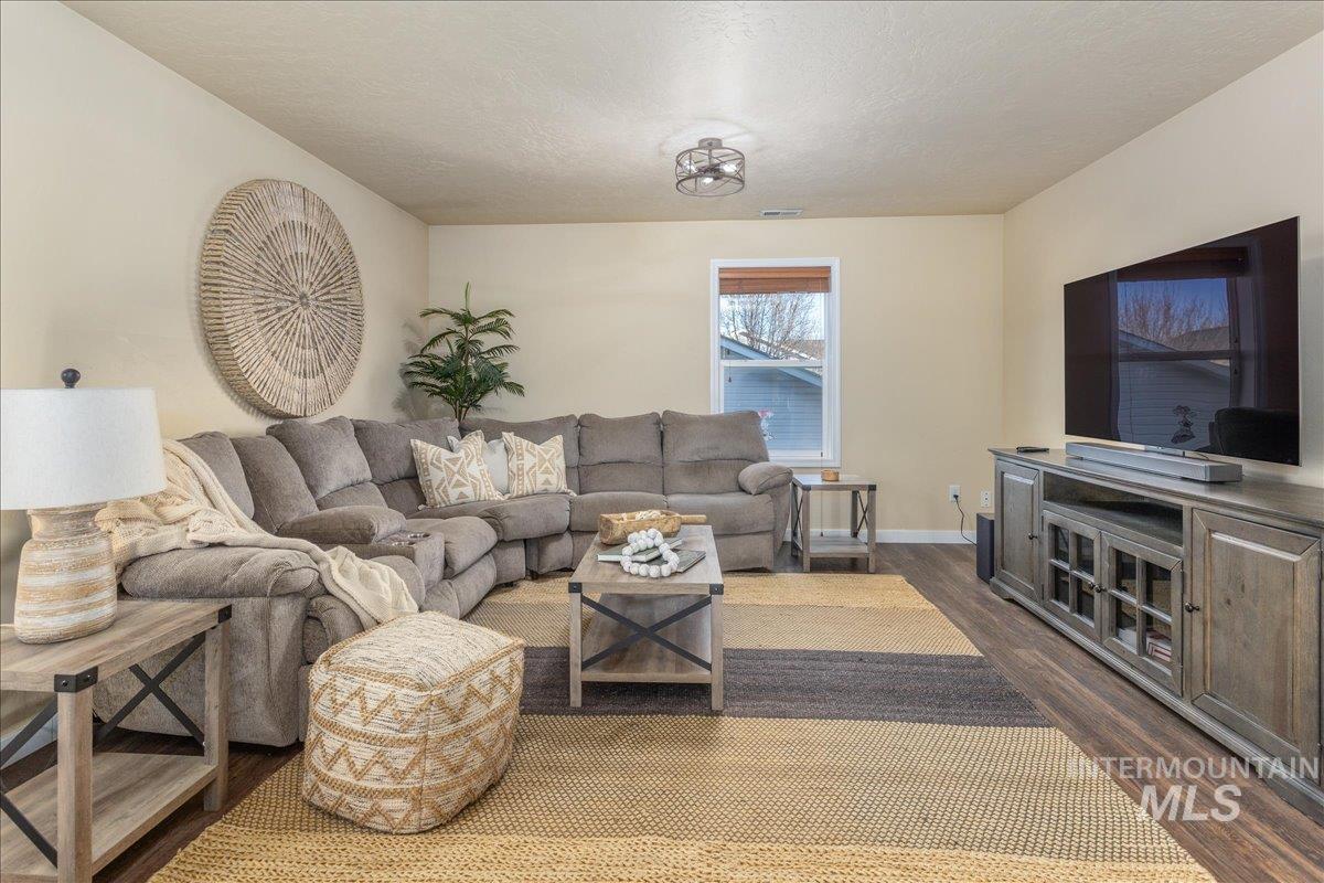 208 E Kaibab Trail St., Meridian, Idaho 83646, 3 Bedrooms, 2.5 Bathrooms, Residential For Sale, Price $515,000, 98973195