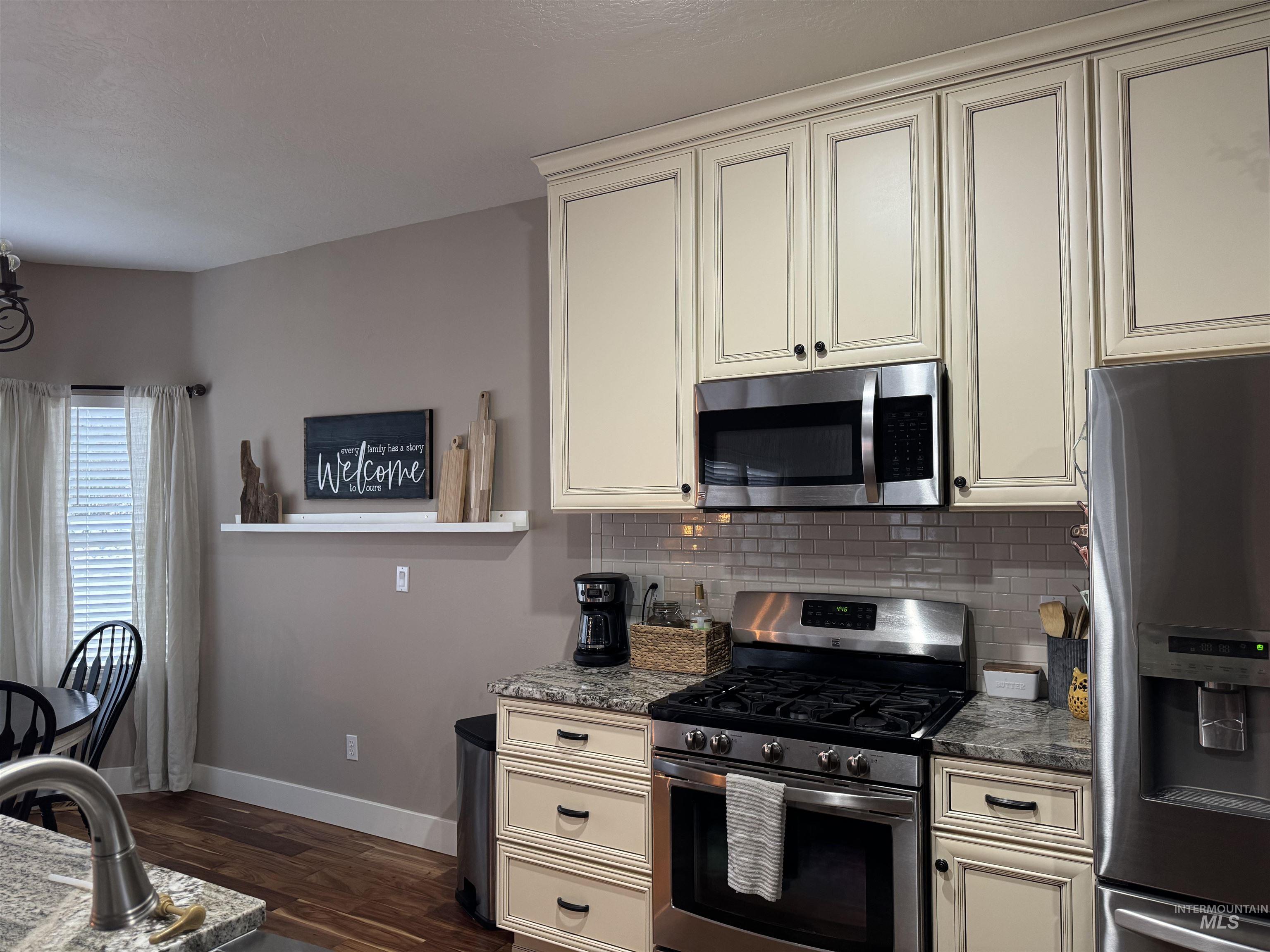 2560 NE 16th Avenue, Payette, Idaho 83661, 2 Bedrooms, 2 Bathrooms, Residential For Sale, Price $369,500,MLS 98973198