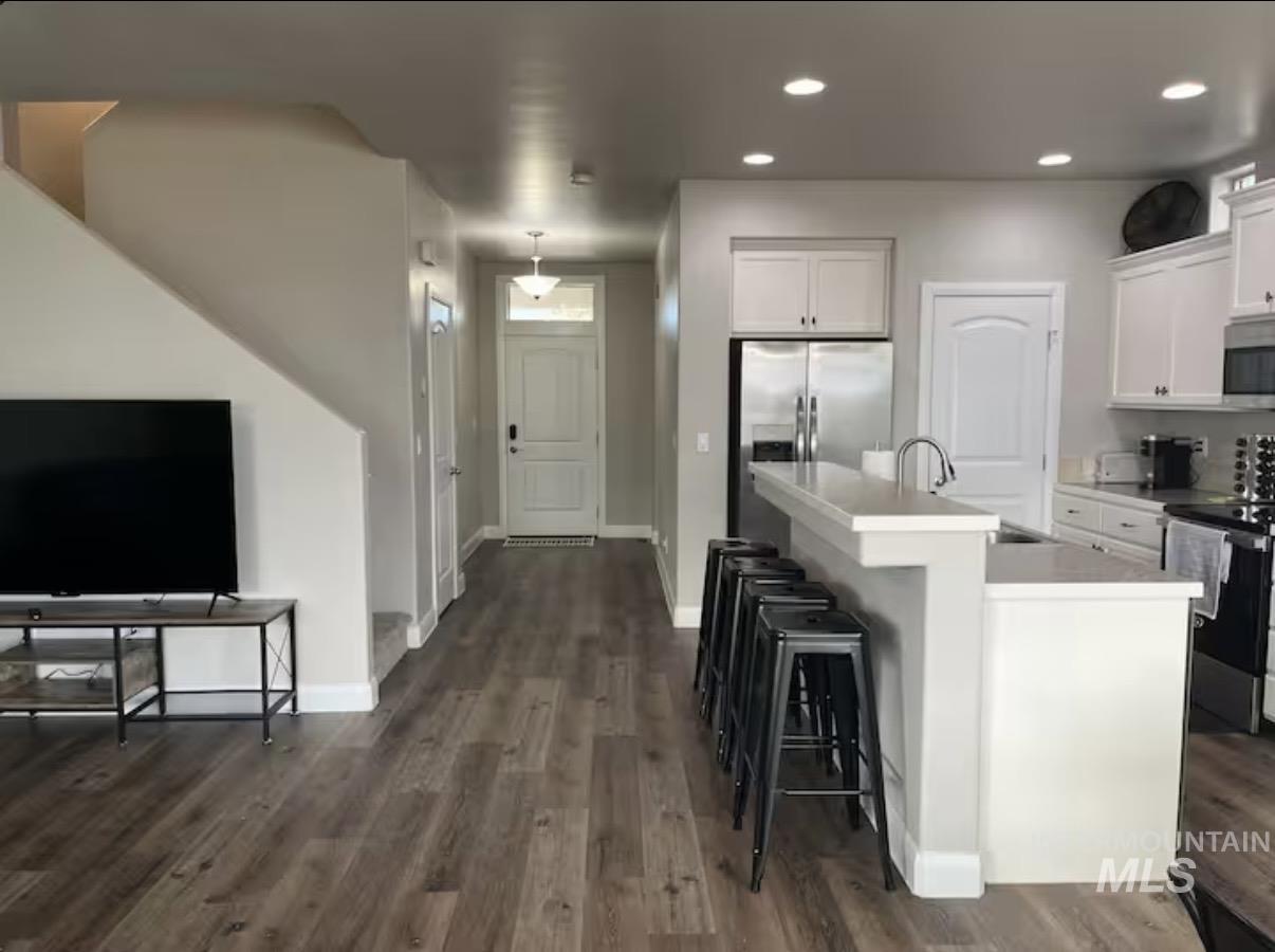 723 Stallion Springs Way, Middleton, Idaho 83644, 4 Bedrooms, 2.5 Bathrooms, Residential For Sale, Price $440,000,MLS 98973199