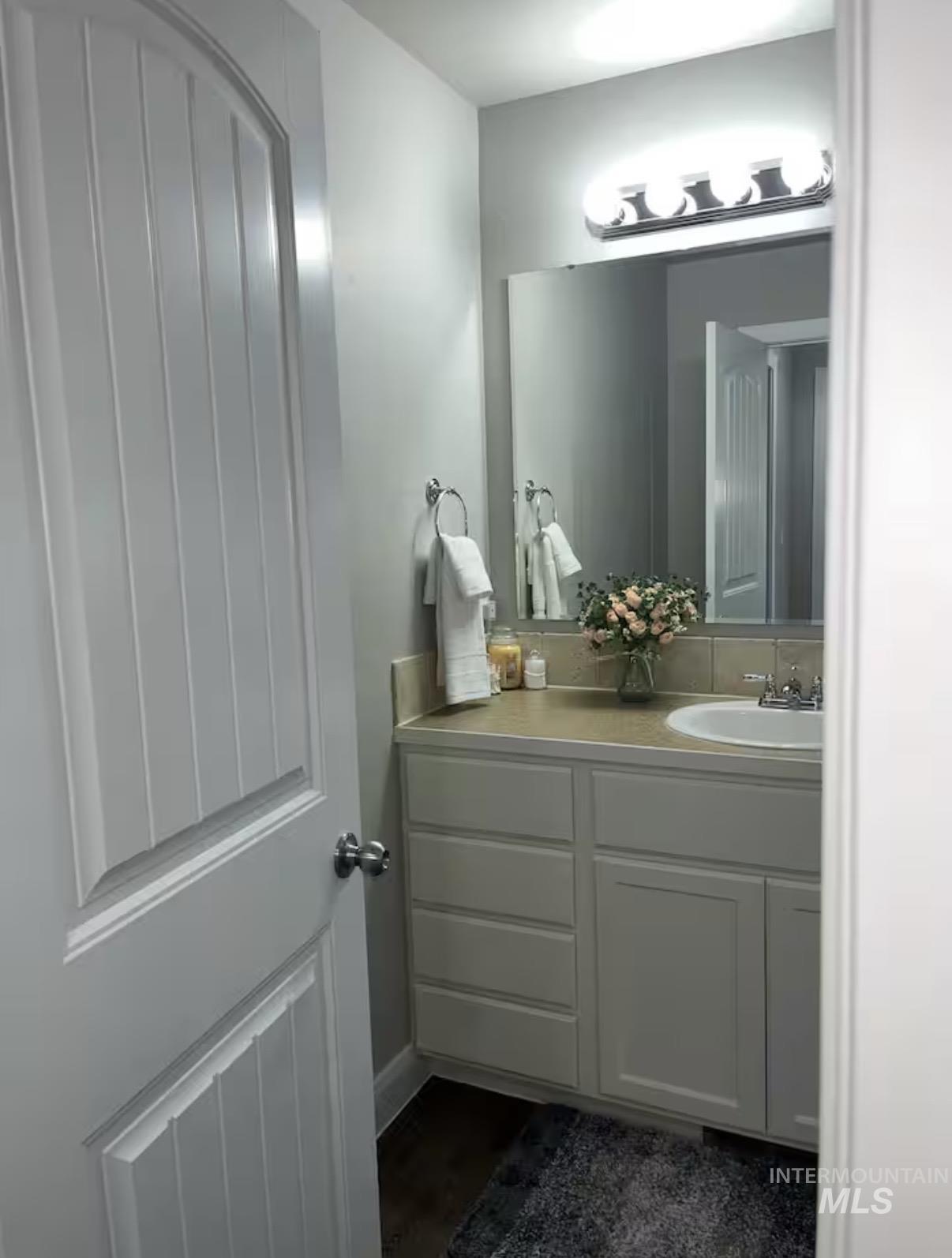 723 Stallion Springs Way, Middleton, Idaho 83644, 4 Bedrooms, 2.5 Bathrooms, Residential For Sale, Price $440,000,MLS 98973199