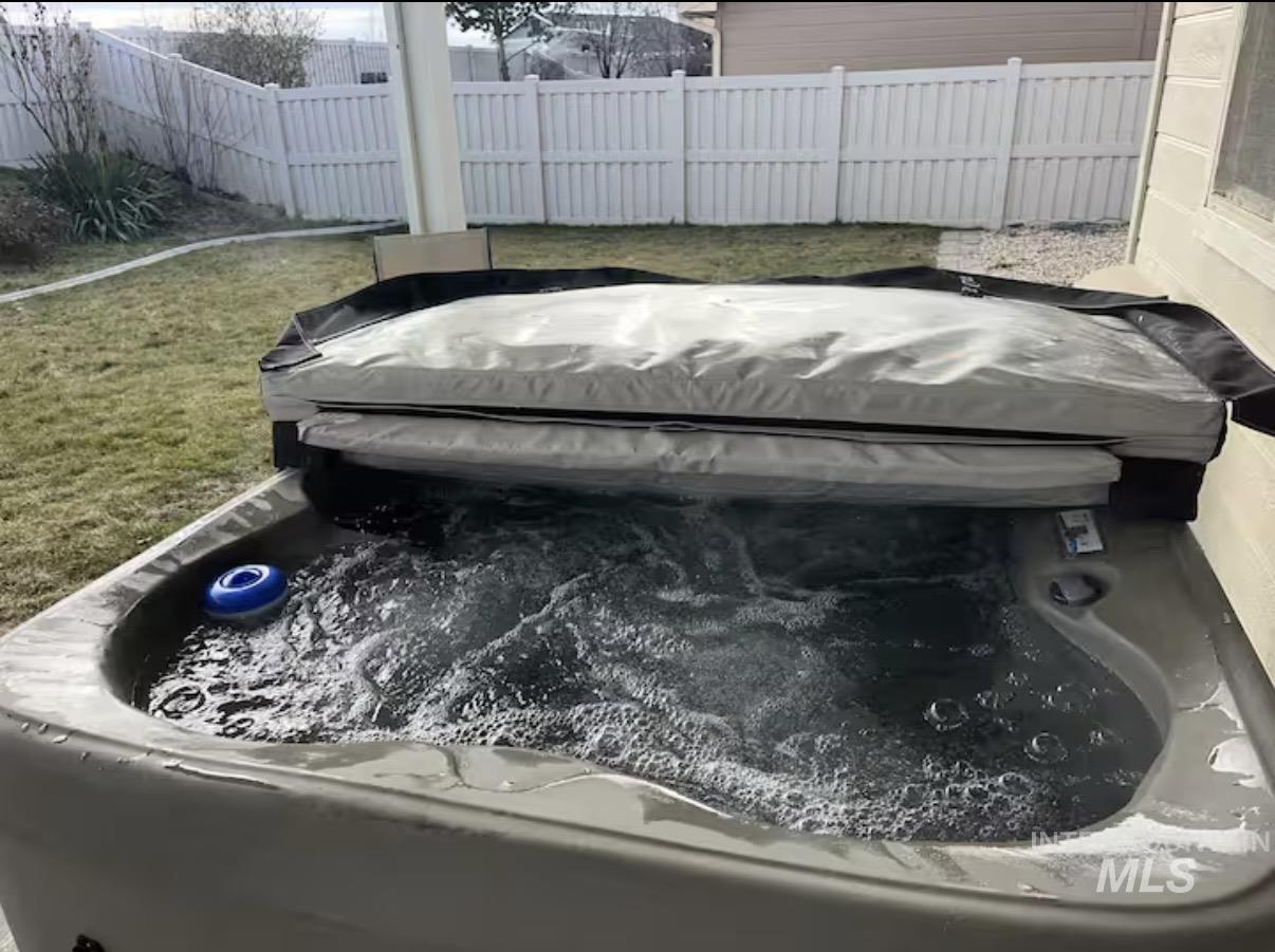 723 Stallion Springs Way, Middleton, Idaho 83644, 4 Bedrooms, 2.5 Bathrooms, Residential For Sale, Price $440,000,MLS 98973199