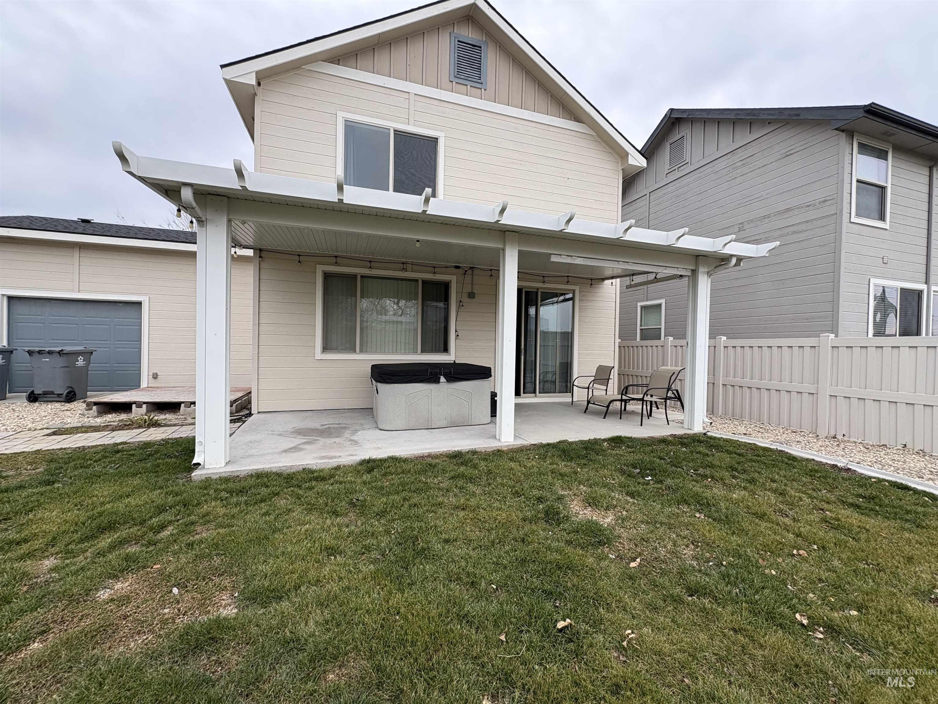 723 Stallion Springs Way, Middleton, Idaho 83644, 4 Bedrooms, 2.5 Bathrooms, Residential For Sale, Price $440,000,MLS 98973199