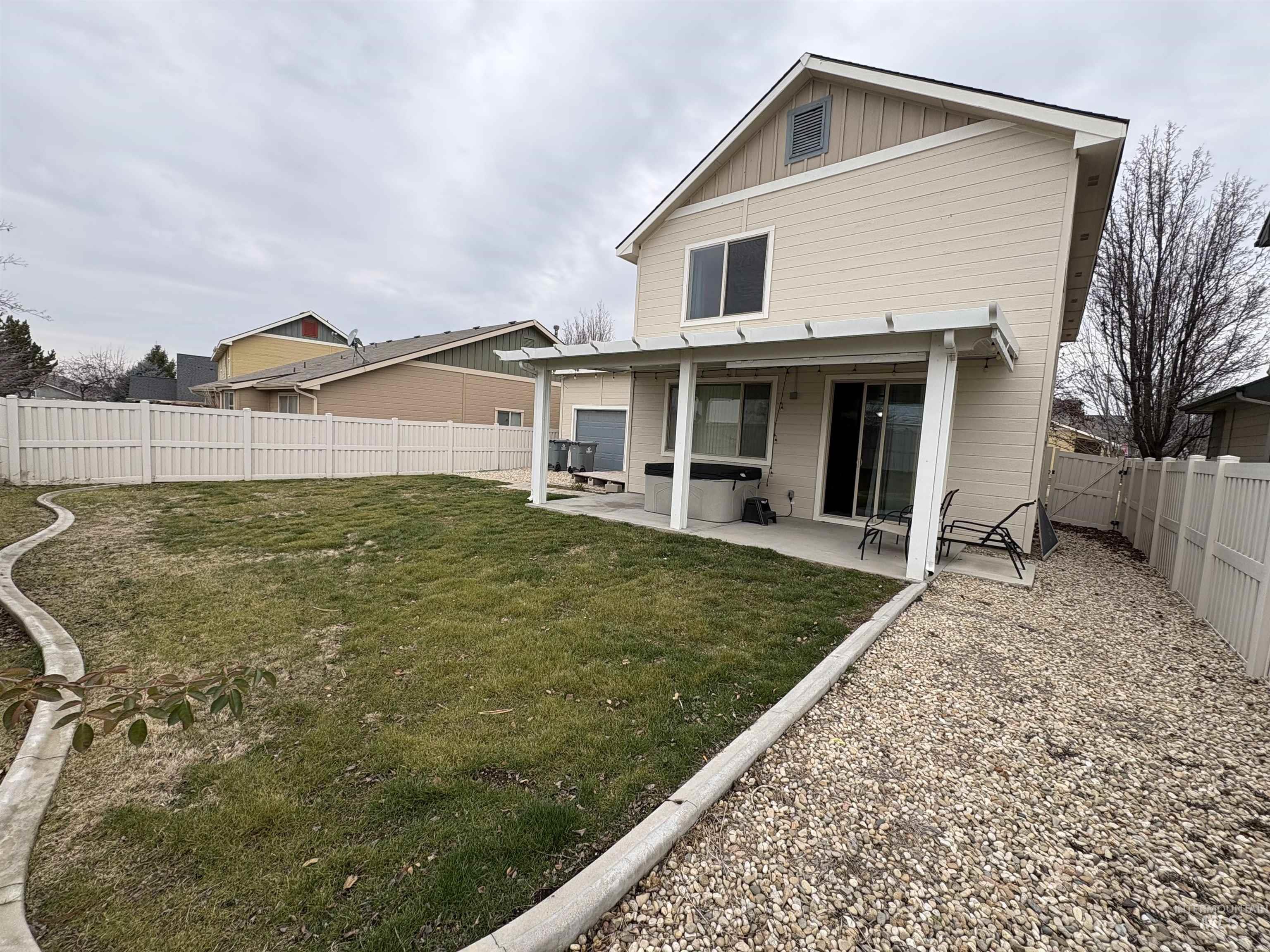 723 Stallion Springs Way, Middleton, Idaho 83644, 4 Bedrooms, 2.5 Bathrooms, Residential For Sale, Price $440,000,MLS 98973199