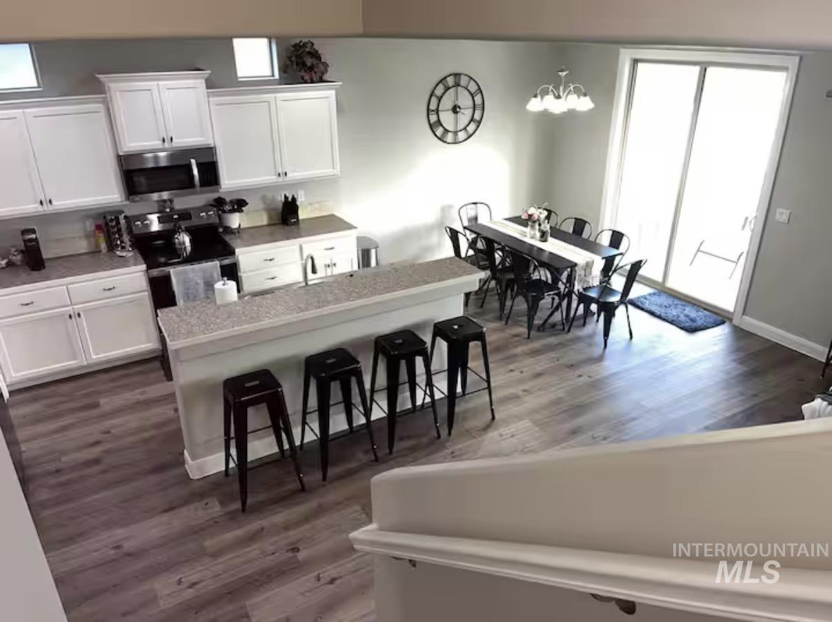 723 Stallion Springs Way, Middleton, Idaho 83644, 4 Bedrooms, 2.5 Bathrooms, Residential For Sale, Price $440,000,MLS 98973199