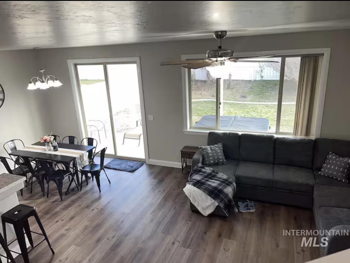 723 Stallion Springs Way, Middleton, Idaho 83644, 4 Bedrooms, 2.5 Bathrooms, Residential For Sale, Price $440,000,MLS 98973199