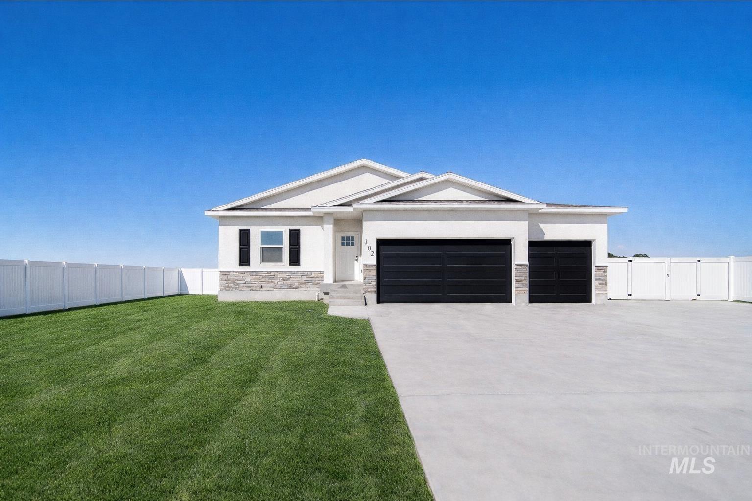 102 N Stocktrail Dr, Idaho Falls, Idaho 83402, 6 Bedrooms, 3 Bathrooms, Residential For Sale, Price $539,900,MLS 98973203