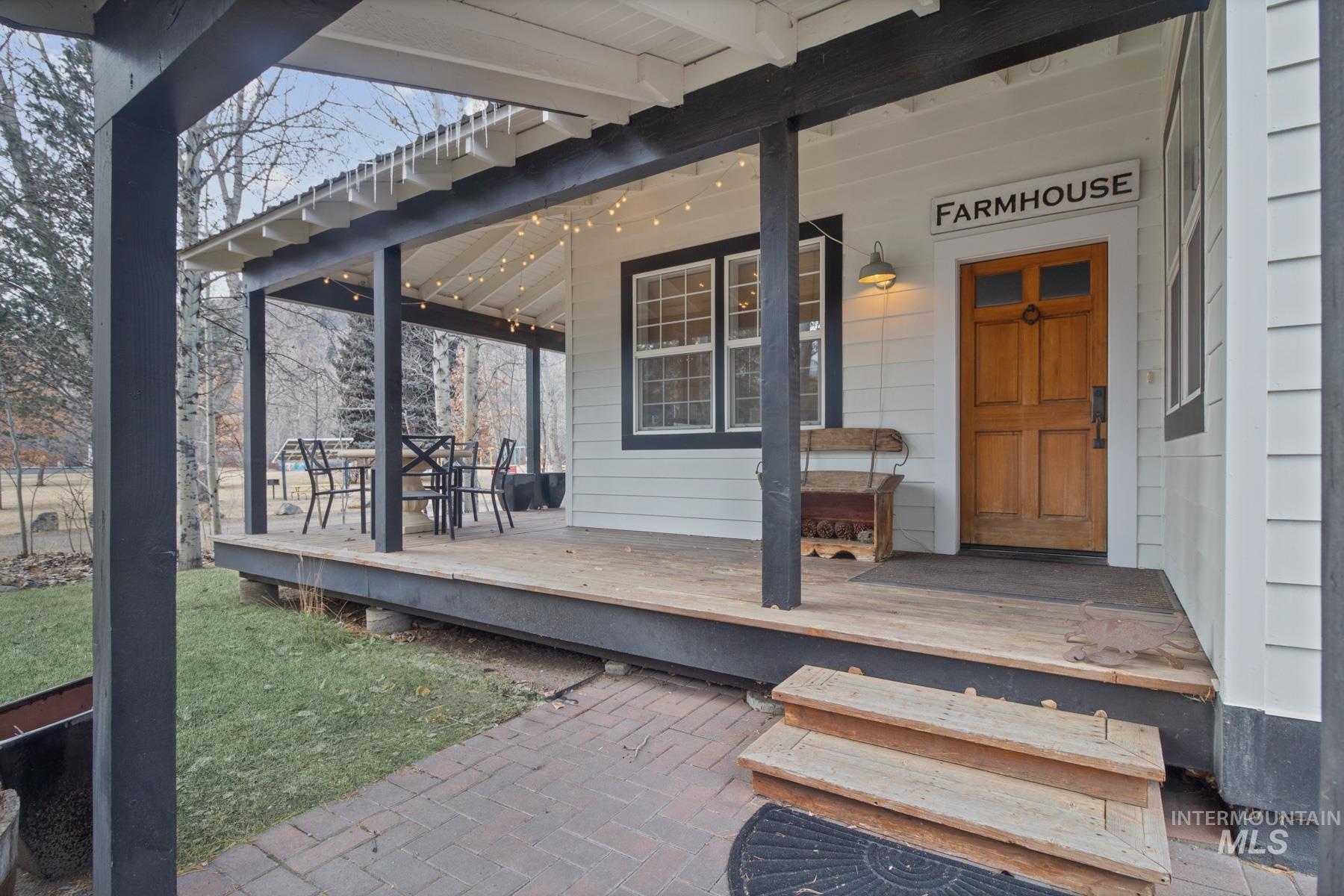 215 W Bullion Street, Hailey, Idaho 83333, 3 Bedrooms, 3 Bathrooms, Residential For Sale, Price $960,000,MLS 98973205