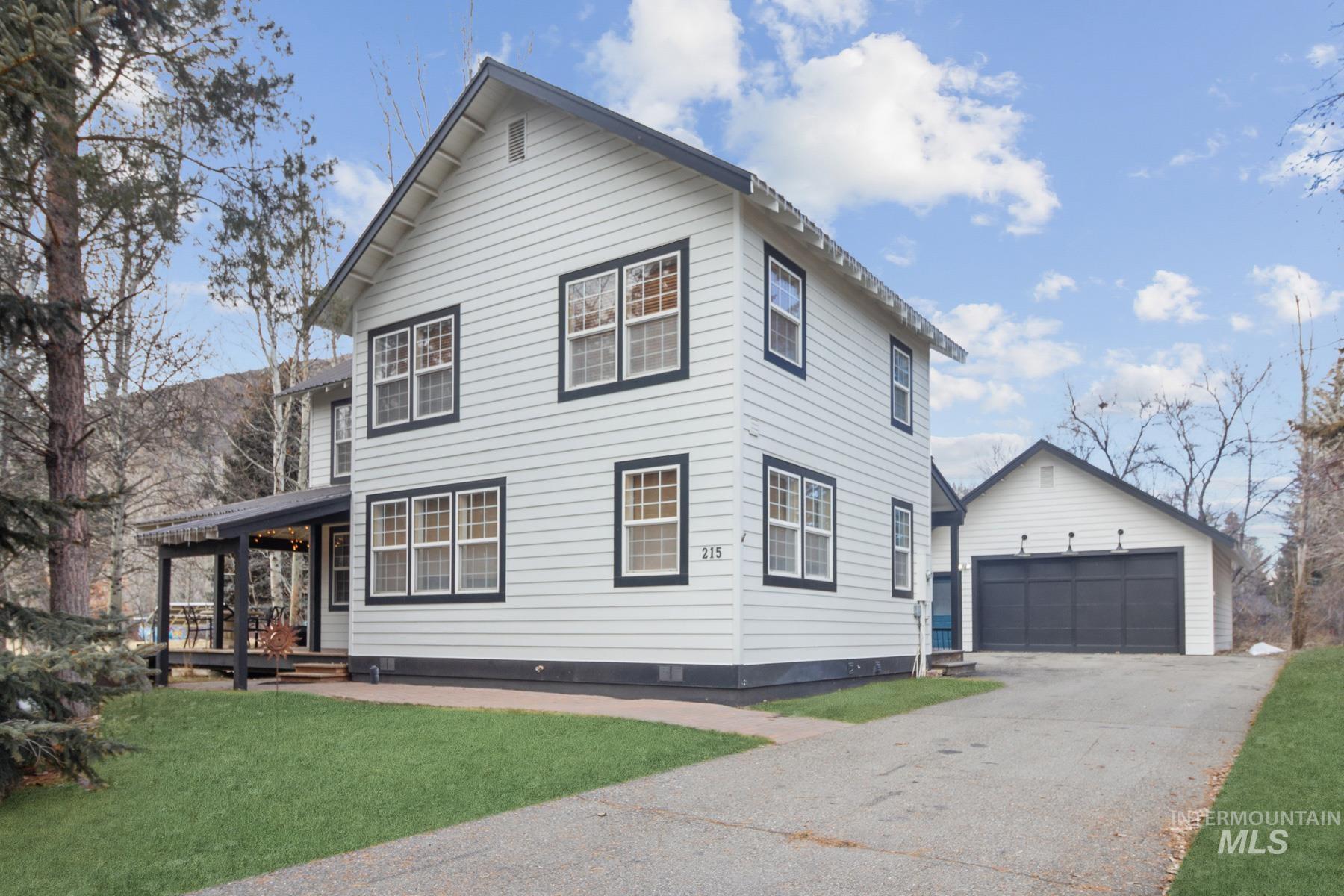 215 W Bullion Street, Hailey, Idaho 83333, 3 Bedrooms, 3 Bathrooms, Residential For Sale, Price $960,000,MLS 98973205