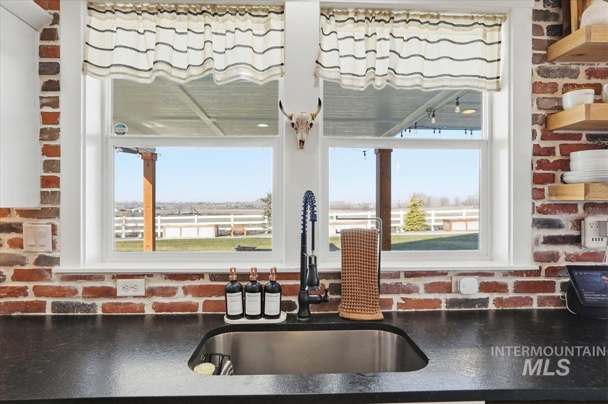 2462 Succor Creek Rd, Homedale, Idaho 83628, 4 Bedrooms, 3 Bathrooms, Residential For Sale, Price $1,050,900,MLS 98973206