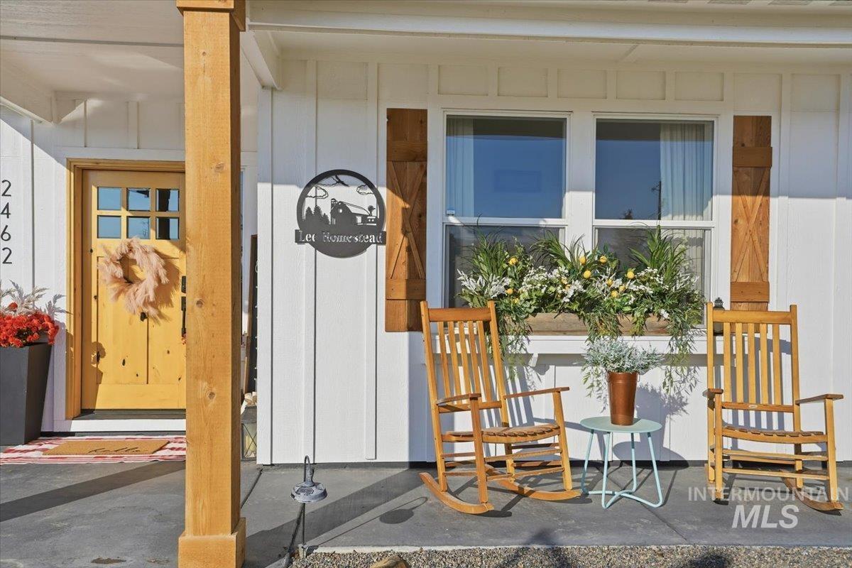 2462 Succor Creek Rd, Homedale, Idaho 83628, 4 Bedrooms, 3 Bathrooms, Residential For Sale, Price $1,050,900,MLS 98973206