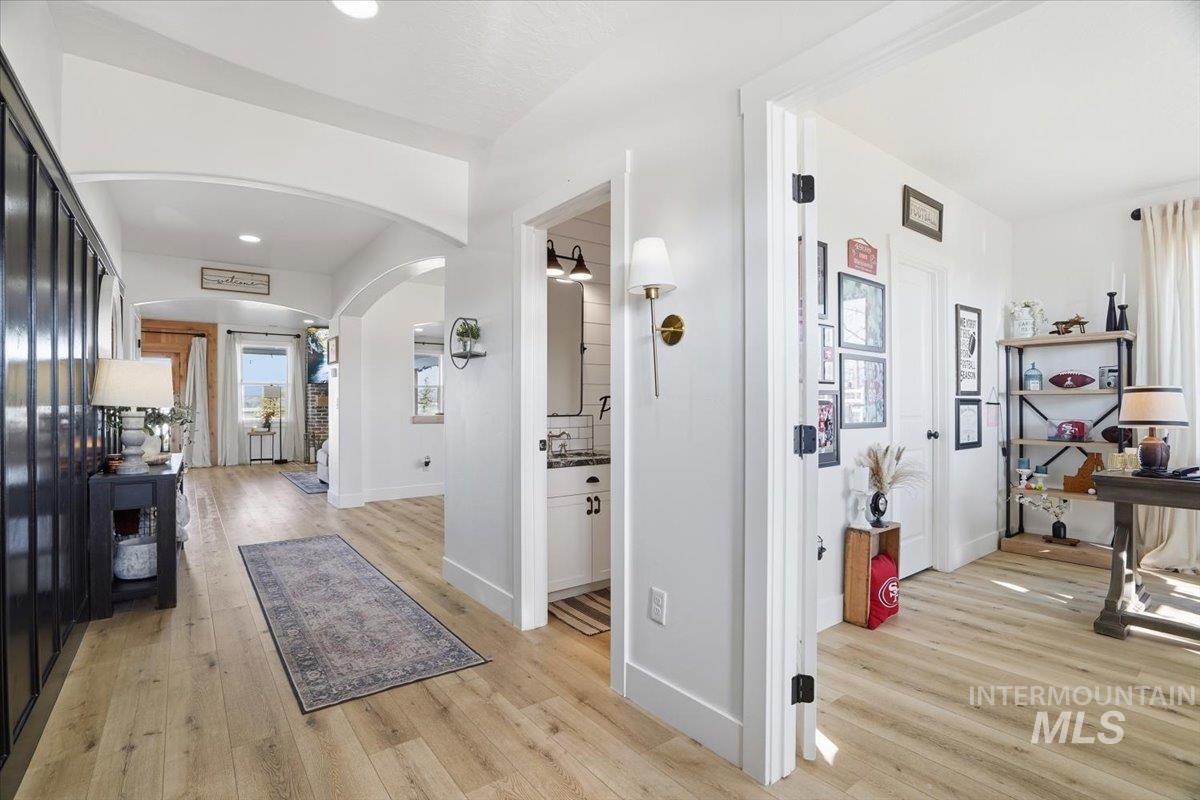 2462 Succor Creek Rd, Homedale, Idaho 83628, 4 Bedrooms, 3 Bathrooms, Residential For Sale, Price $1,050,900,MLS 98973206