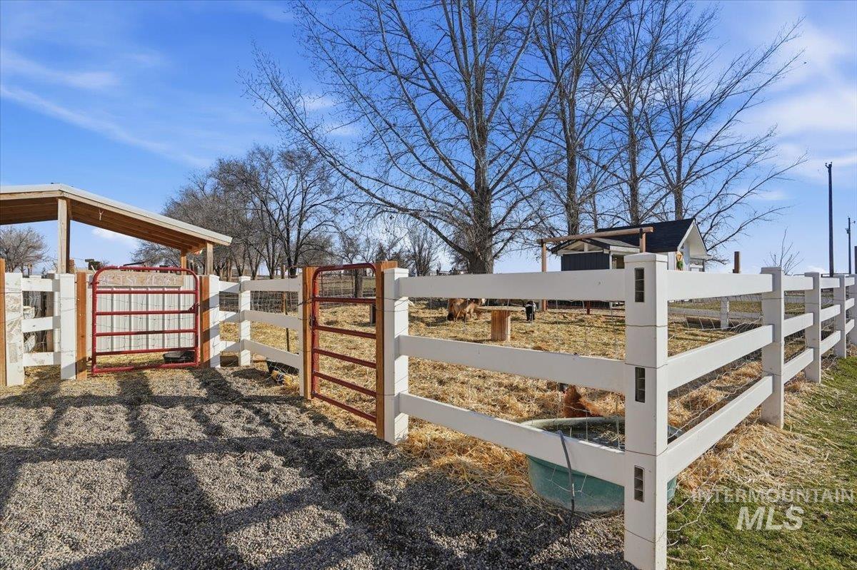 2462 Succor Creek Rd, Homedale, Idaho 83628, 4 Bedrooms, 3 Bathrooms, Residential For Sale, Price $1,050,900,MLS 98973206