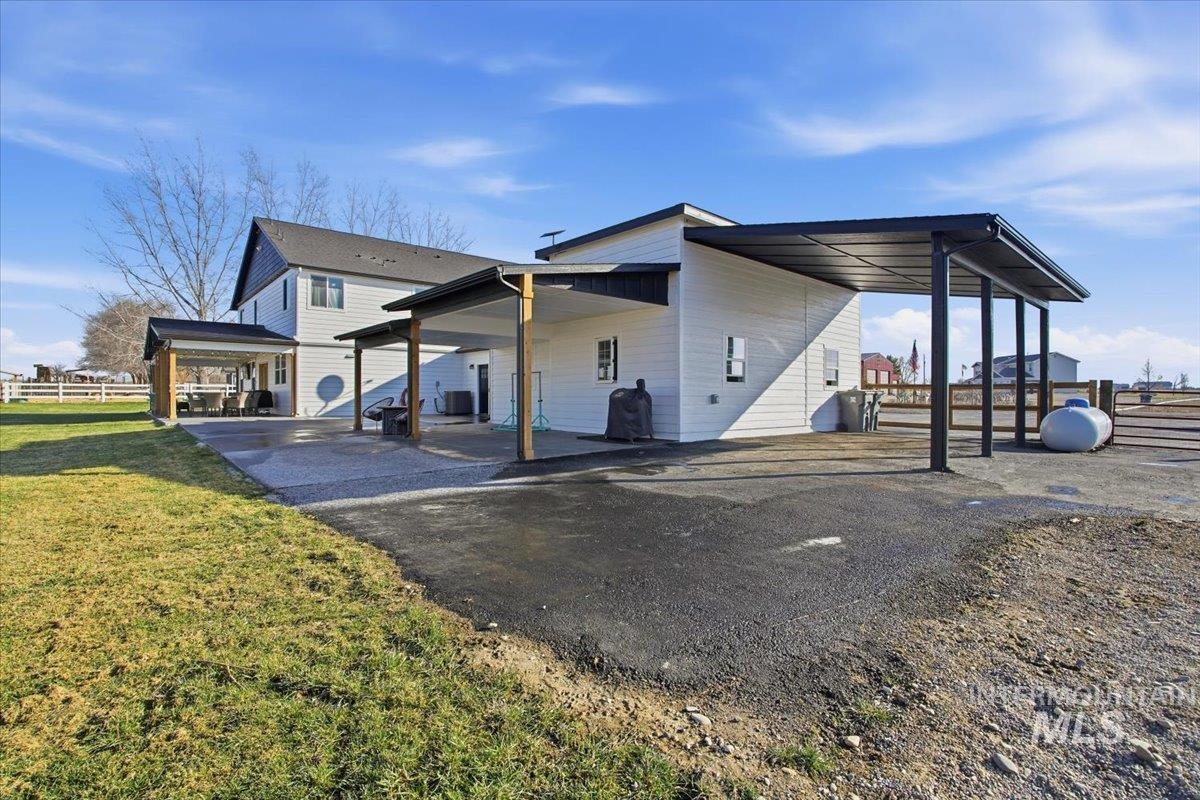 2462 Succor Creek Rd, Homedale, Idaho 83628, 4 Bedrooms, 3 Bathrooms, Residential For Sale, Price $1,050,900,MLS 98973206