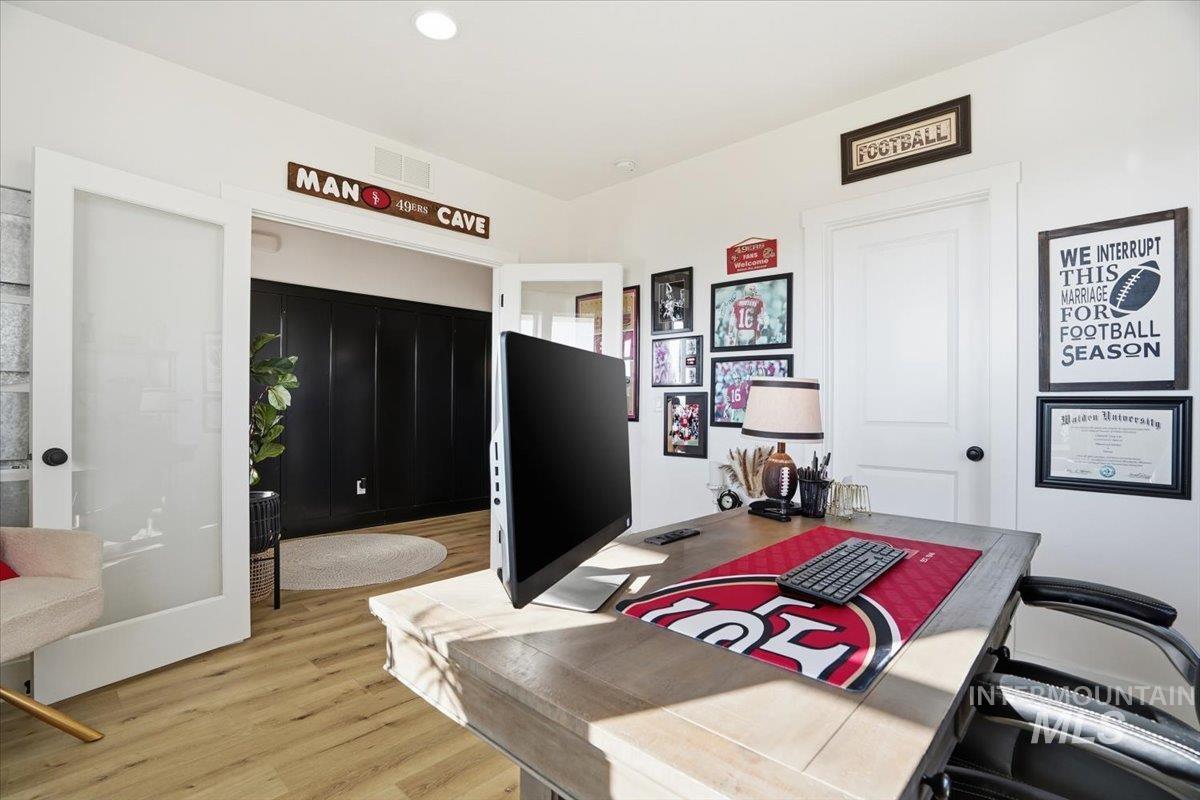 2462 Succor Creek Rd, Homedale, Idaho 83628, 4 Bedrooms, 3 Bathrooms, Residential For Sale, Price $1,050,900,MLS 98973206