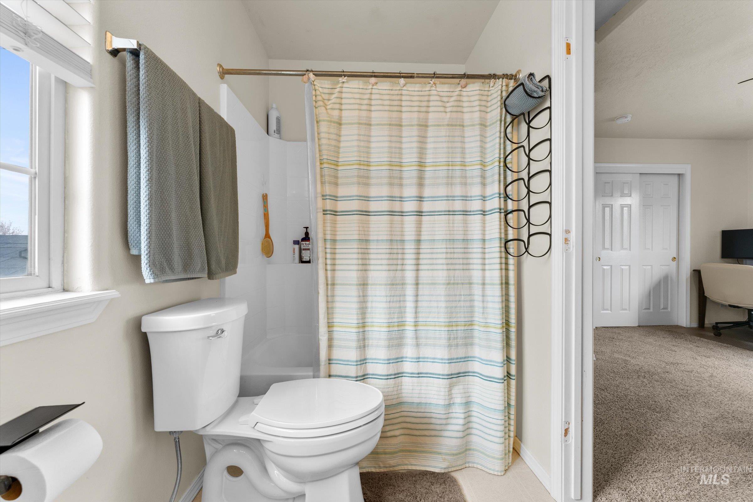 3418 E Friar Tuck Ct, Nampa, Idaho 83687-9062, 3 Bedrooms, 2 Bathrooms, Residential For Sale, Price $325,000,MLS 98973207