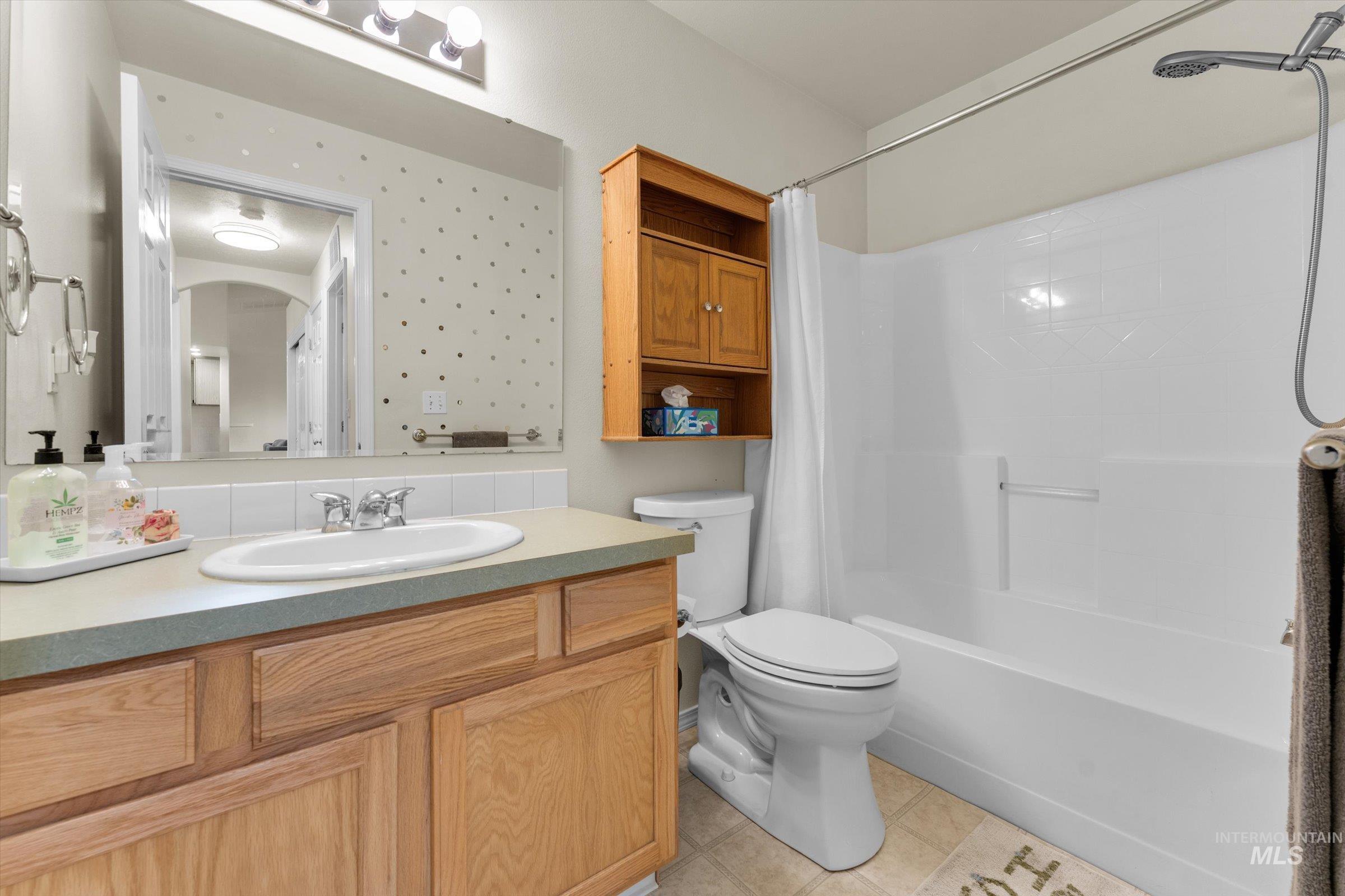 3418 E Friar Tuck Ct, Nampa, Idaho 83687-9062, 3 Bedrooms, 2 Bathrooms, Residential For Sale, Price $325,000,MLS 98973207