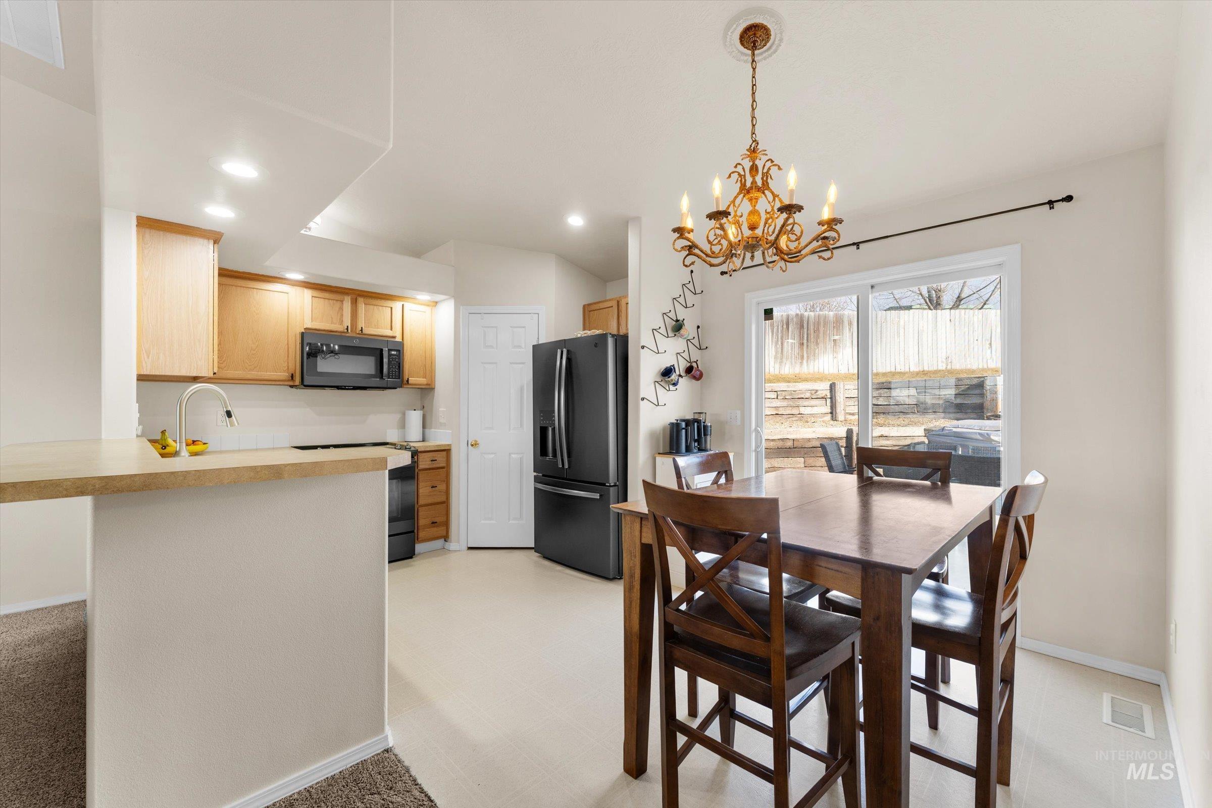 3418 E Friar Tuck Ct, Nampa, Idaho 83687-9062, 3 Bedrooms, 2 Bathrooms, Residential For Sale, Price $325,000,MLS 98973207