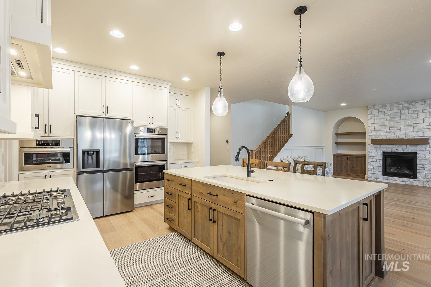 2752 E Sawtelle Peak St, Meridian, Idaho 83642-8538, 5 Bedrooms, 4.5 Bathrooms, Residential For Sale, Price $959,000,MLS 98973208