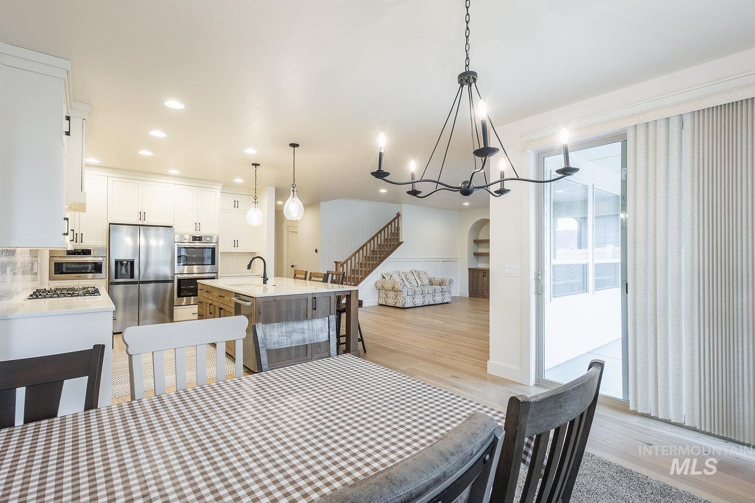 2752 E Sawtelle Peak St, Meridian, Idaho 83642-8538, 5 Bedrooms, 4.5 Bathrooms, Residential For Sale, Price $959,000,MLS 98973208