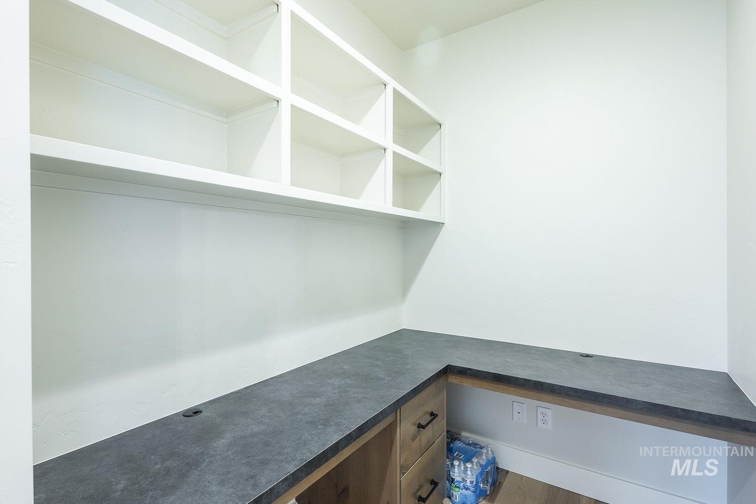 2752 E Sawtelle Peak St, Meridian, Idaho 83642-8538, 5 Bedrooms, 4.5 Bathrooms, Residential For Sale, Price $959,000,MLS 98973208