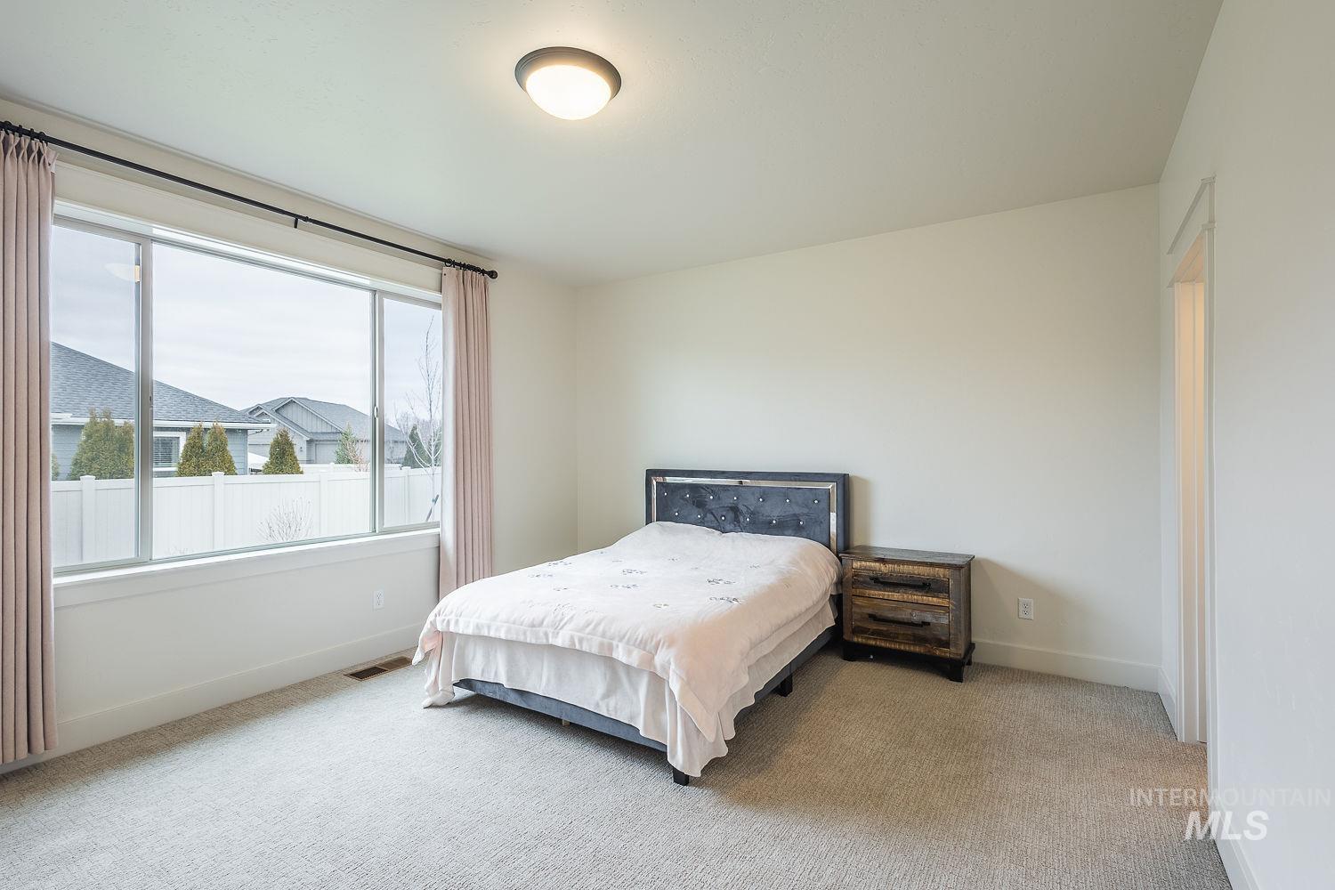 2752 E Sawtelle Peak St, Meridian, Idaho 83642-8538, 5 Bedrooms, 4.5 Bathrooms, Residential For Sale, Price $959,000,MLS 98973208