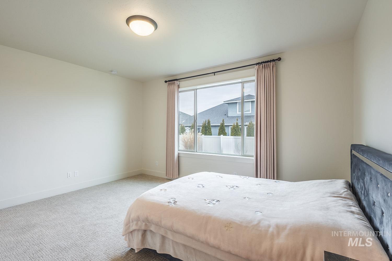 2752 E Sawtelle Peak St, Meridian, Idaho 83642-8538, 5 Bedrooms, 4.5 Bathrooms, Residential For Sale, Price $959,000,MLS 98973208