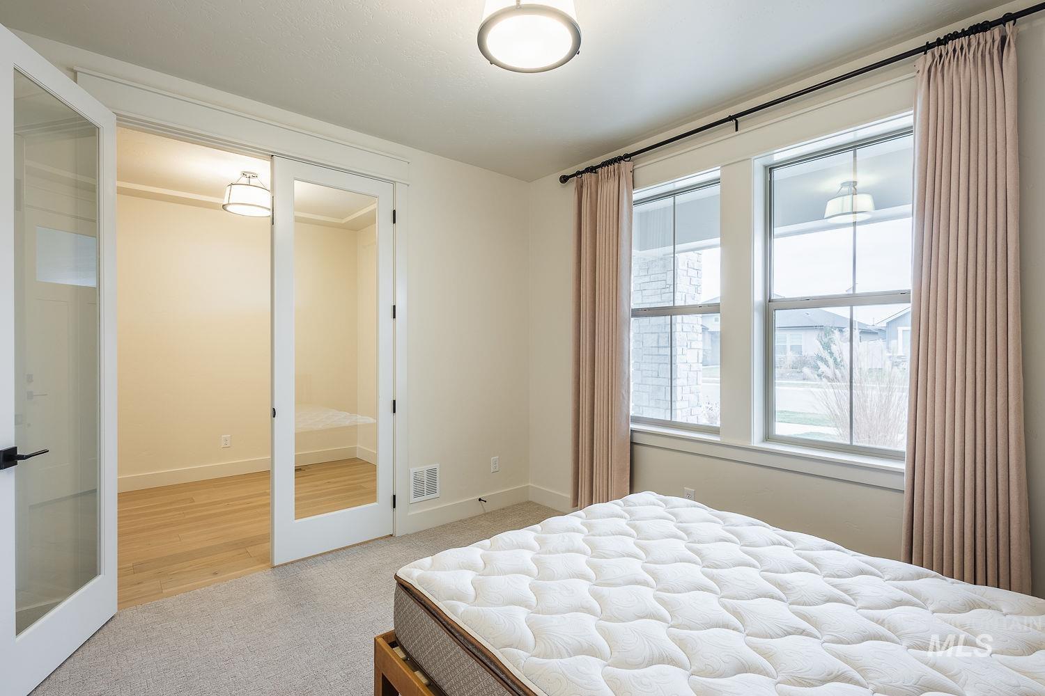 2752 E Sawtelle Peak St, Meridian, Idaho 83642-8538, 5 Bedrooms, 4.5 Bathrooms, Residential For Sale, Price $959,000,MLS 98973208