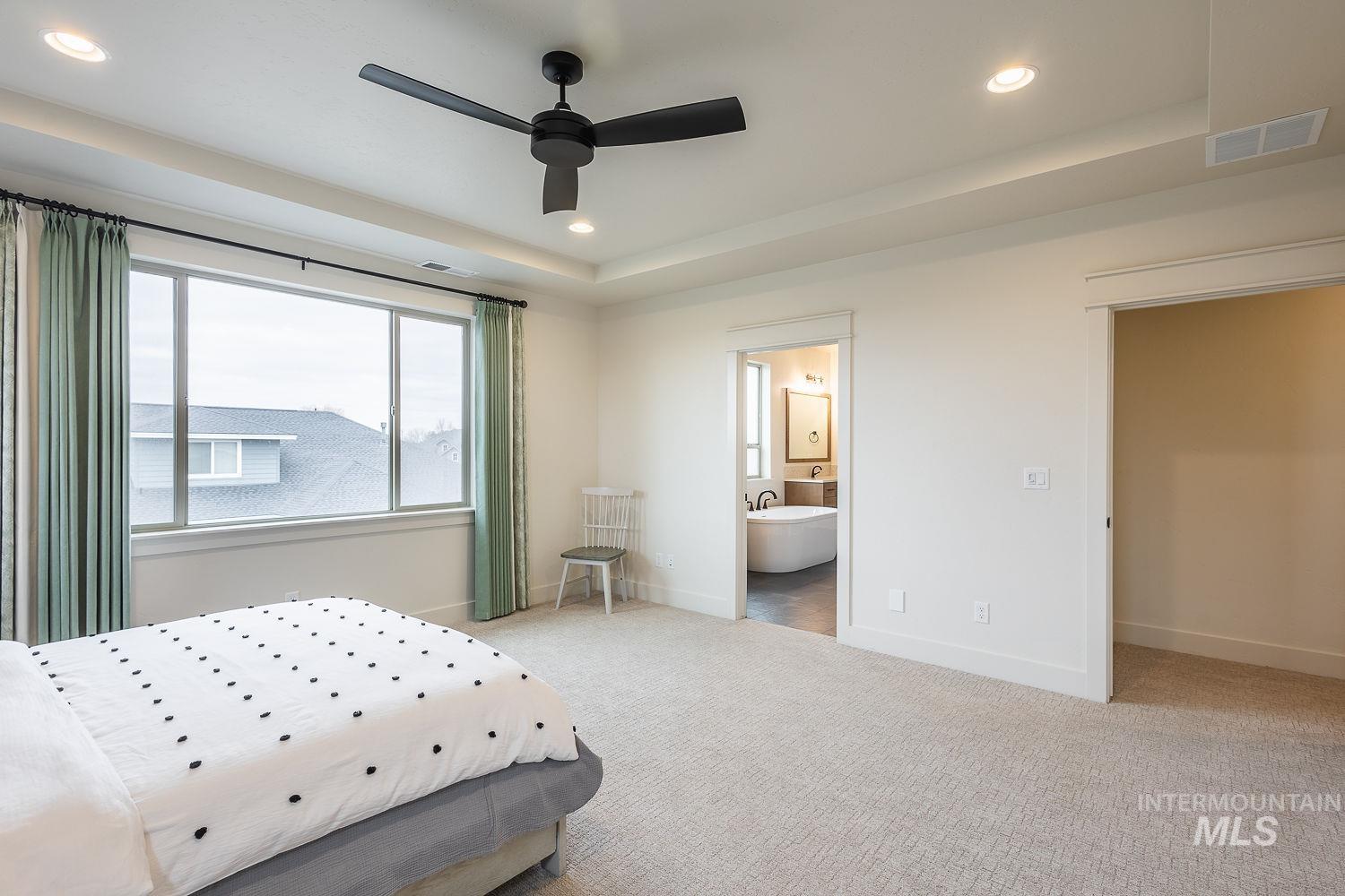 2752 E Sawtelle Peak St, Meridian, Idaho 83642-8538, 5 Bedrooms, 4.5 Bathrooms, Residential For Sale, Price $959,000,MLS 98973208