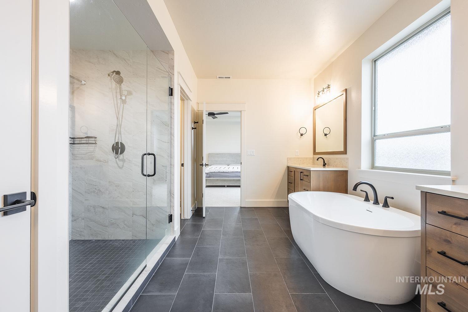 2752 E Sawtelle Peak St, Meridian, Idaho 83642-8538, 5 Bedrooms, 4.5 Bathrooms, Residential For Sale, Price $959,000,MLS 98973208