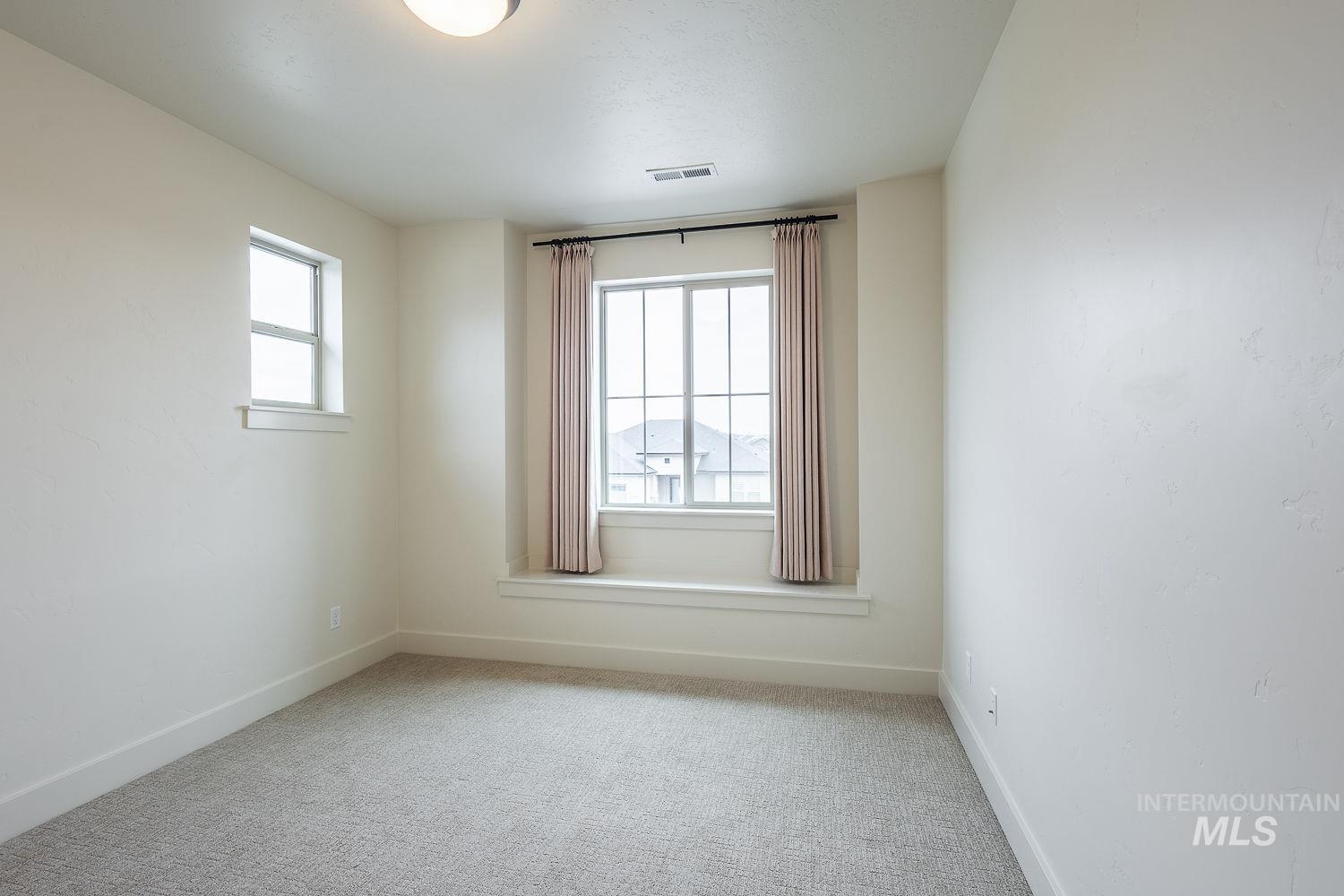 2752 E Sawtelle Peak St, Meridian, Idaho 83642-8538, 5 Bedrooms, 4.5 Bathrooms, Residential For Sale, Price $959,000,MLS 98973208