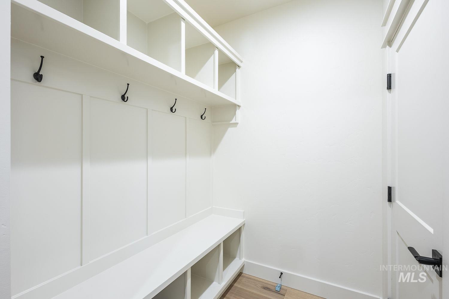 2752 E Sawtelle Peak St, Meridian, Idaho 83642-8538, 5 Bedrooms, 4.5 Bathrooms, Residential For Sale, Price $959,000,MLS 98973208