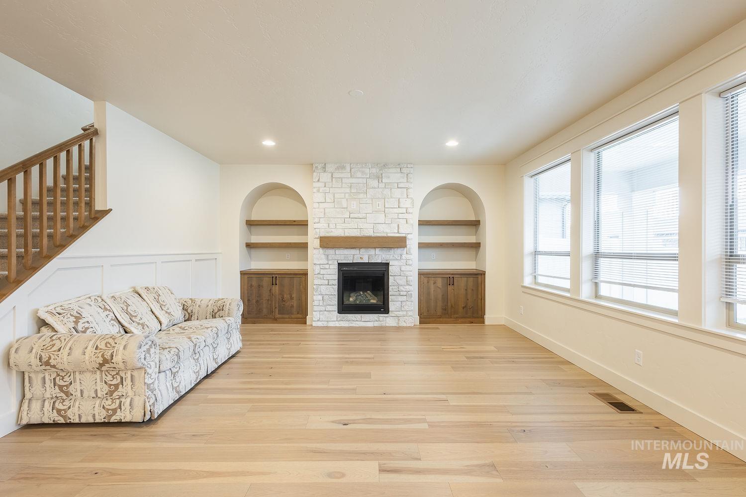 2752 E Sawtelle Peak St, Meridian, Idaho 83642-8538, 5 Bedrooms, 4.5 Bathrooms, Residential For Sale, Price $959,000,MLS 98973208