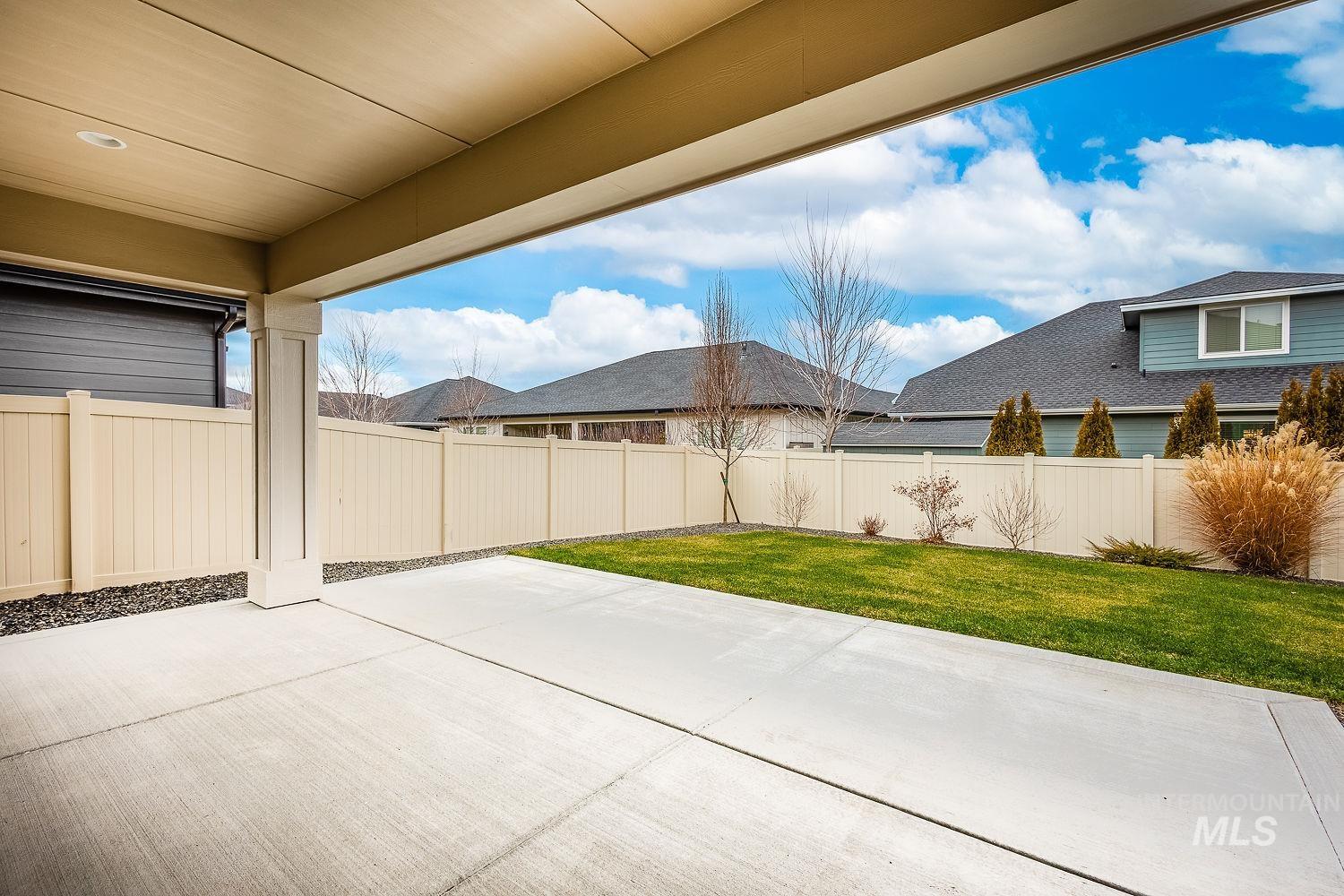 2752 E Sawtelle Peak St, Meridian, Idaho 83642-8538, 5 Bedrooms, 4.5 Bathrooms, Residential For Sale, Price $959,000,MLS 98973208