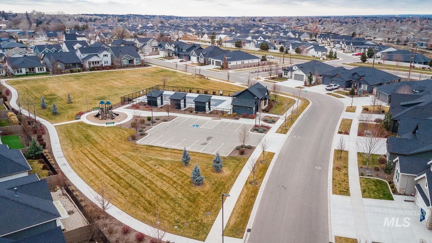 2752 E Sawtelle Peak St, Meridian, Idaho 83642-8538, 5 Bedrooms, 4.5 Bathrooms, Residential For Sale, Price $959,000,MLS 98973208