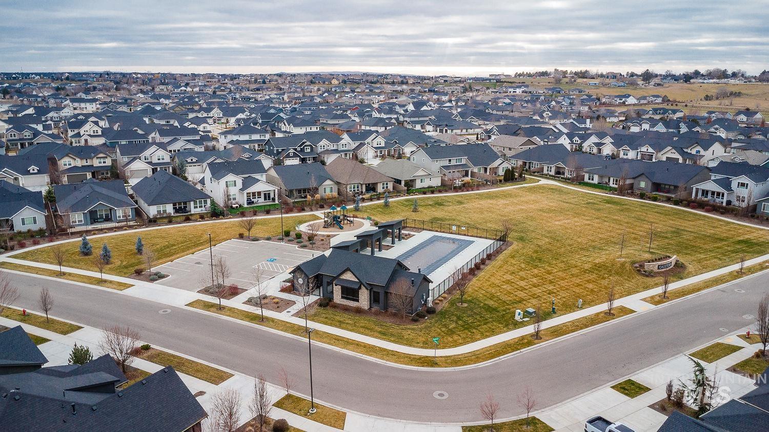 2752 E Sawtelle Peak St, Meridian, Idaho 83642-8538, 5 Bedrooms, 4.5 Bathrooms, Residential For Sale, Price $959,000,MLS 98973208