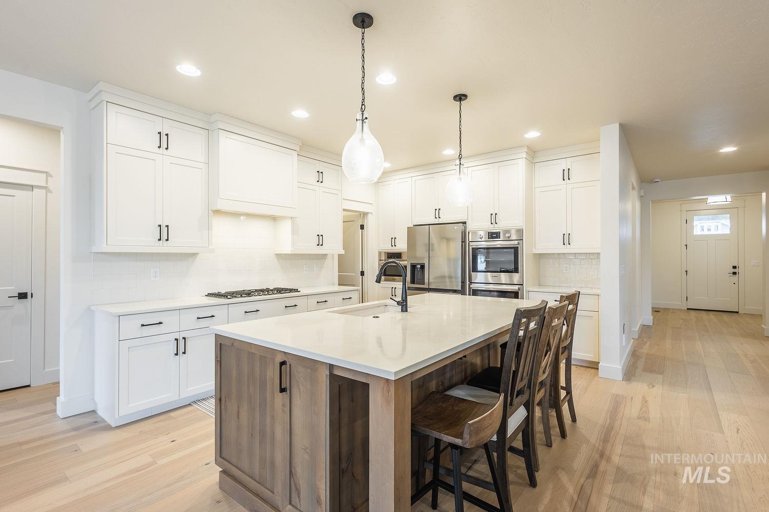 2752 E Sawtelle Peak St, Meridian, Idaho 83642-8538, 5 Bedrooms, 4.5 Bathrooms, Residential For Sale, Price $959,000,MLS 98973208