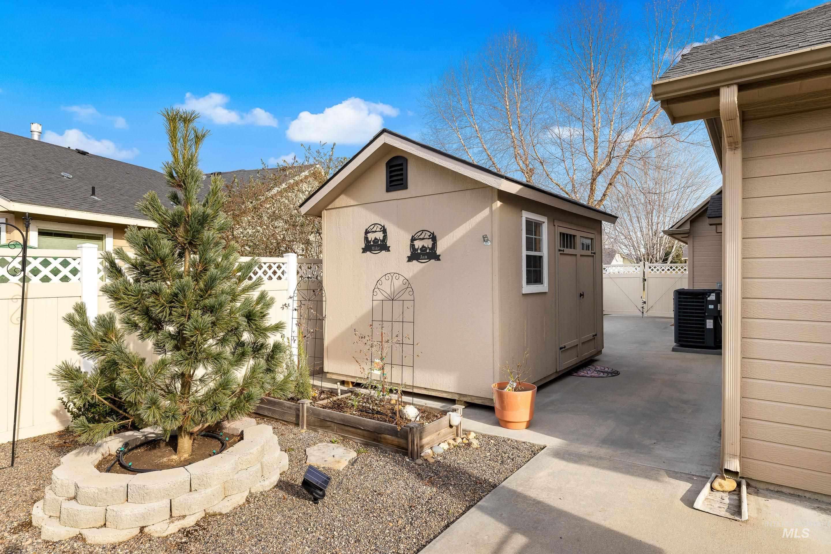 3631 N Alexis Way, Meridian, Idaho 83646, 3 Bedrooms, 2.5 Bathrooms, Residential For Sale, Price $554,500,MLS 98973213